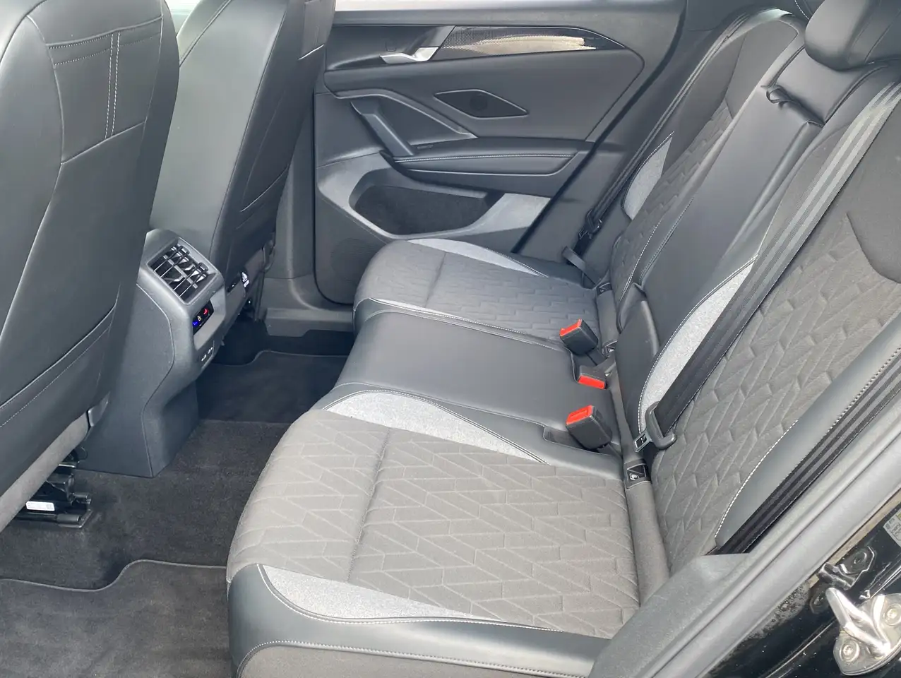 Volkswagen Tiguan 1.5 eTSI DSG Goal*IQ Light*Navi*360Grad 8