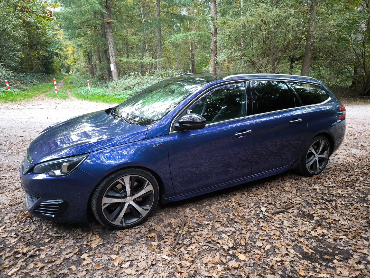 Peugeot 308 308 SW Diesel SW BlueHDi 180 EAT6 GT Blau - 1