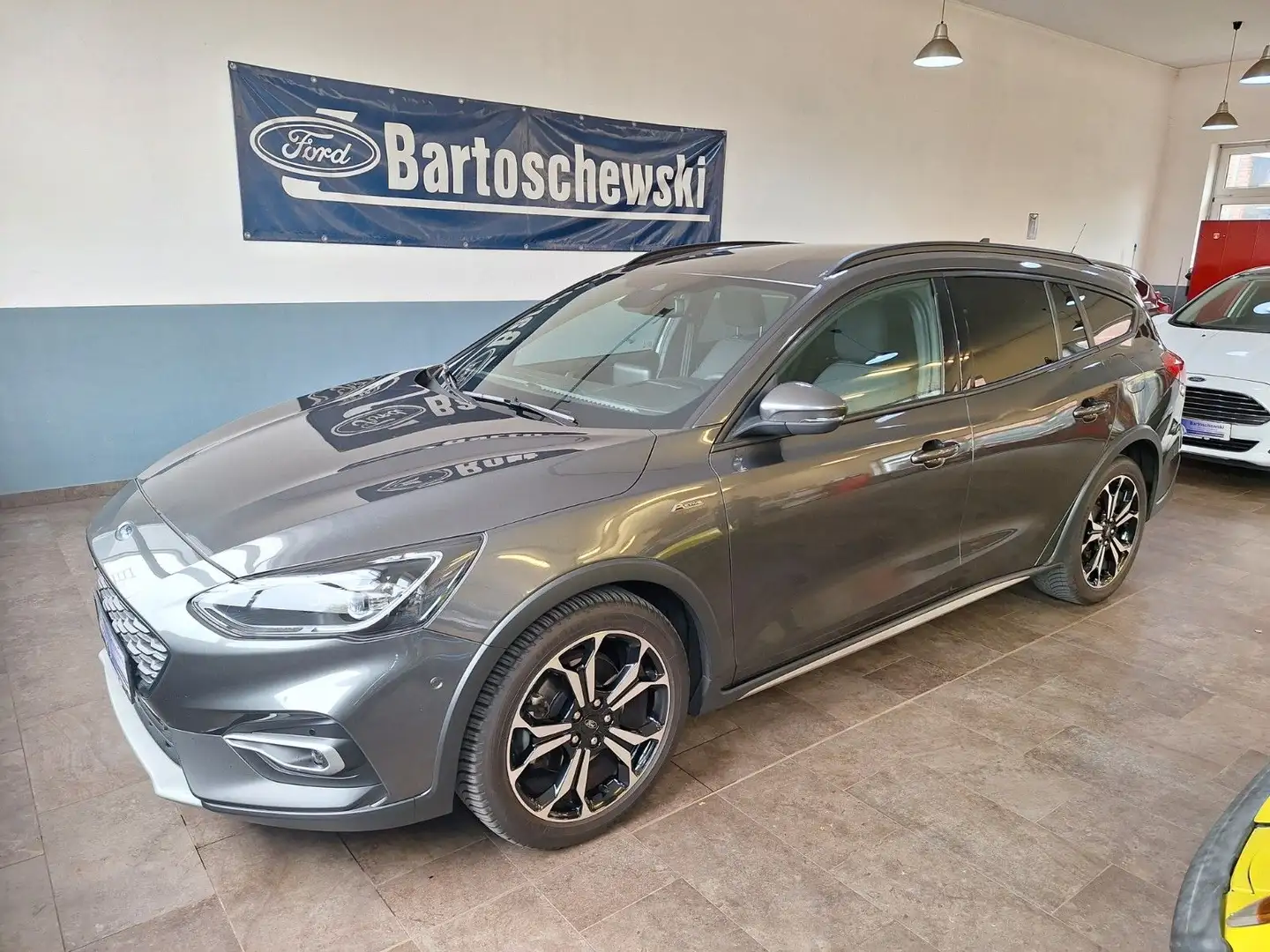 Ford Focus Turnier Active X Gris - 1