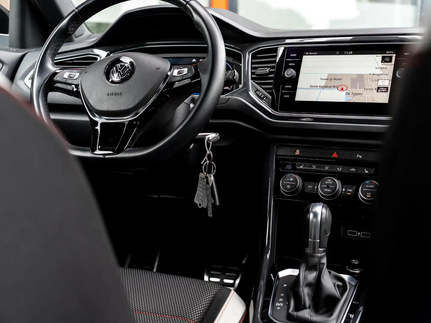 Volkswagen T-Roc 2.0 TSI 4Motion Sport | Black Edition | Camera | D Wit - 2