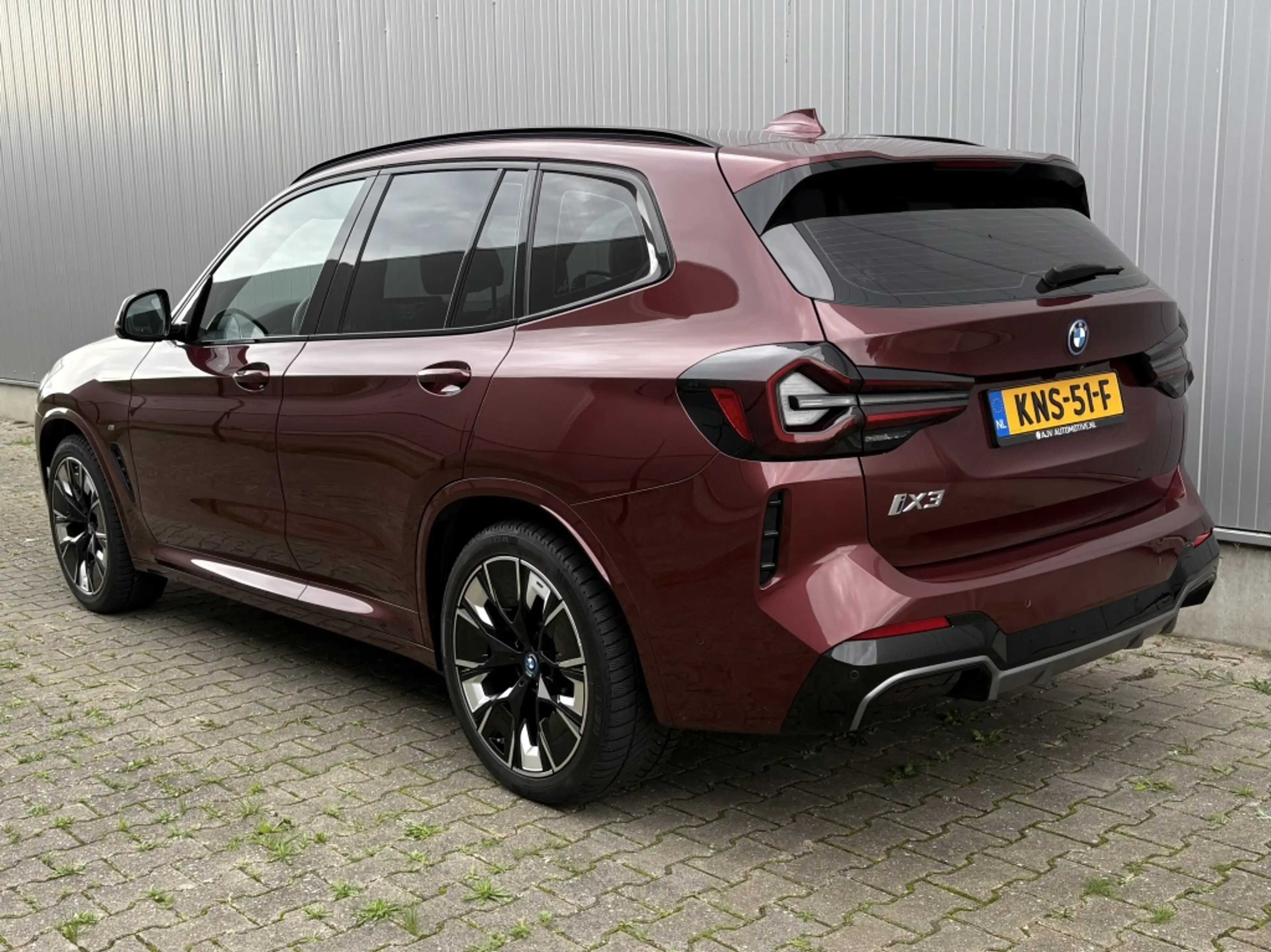 BMW iX3 HIGH EXECUTIVE M-SPORT 80 kWh / PANODAK / SOH100%! — photo 6