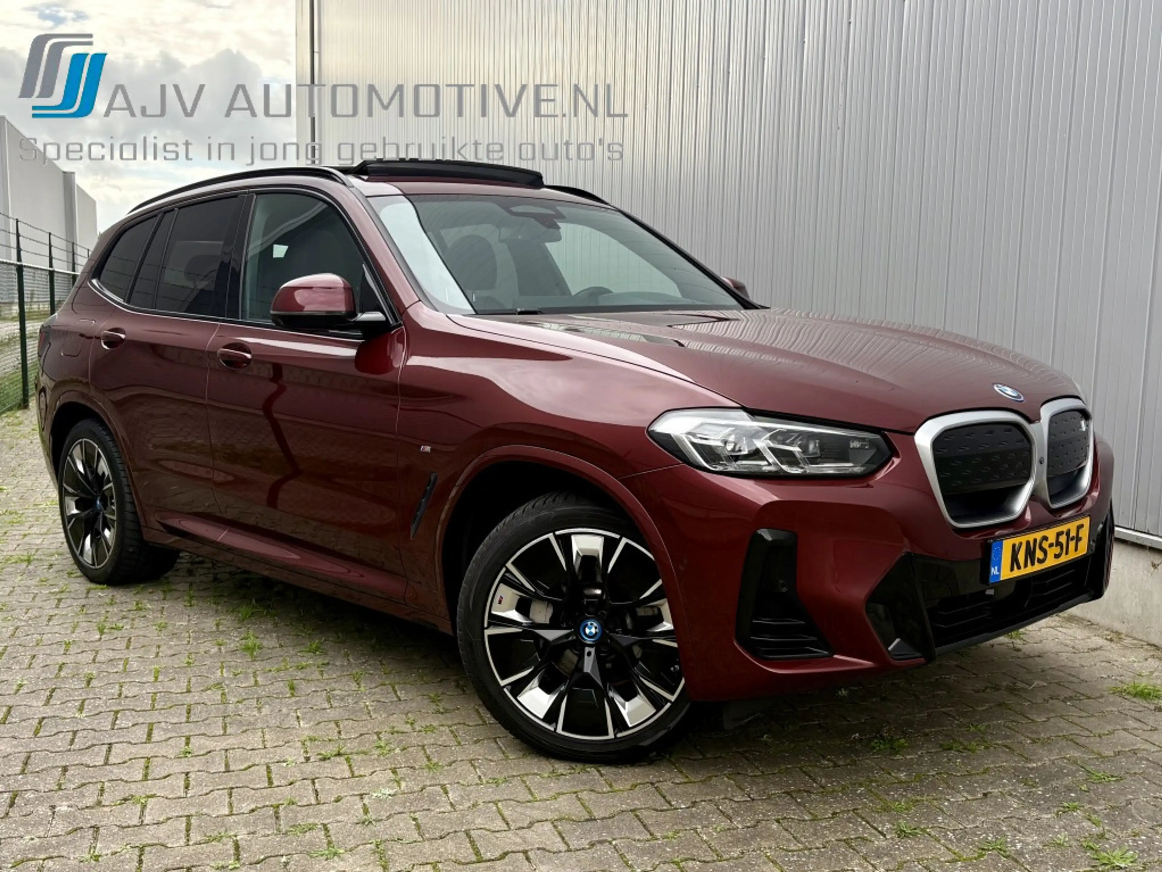 BMW iX3 HIGH EXECUTIVE M-SPORT 80 kWh / PANODAK / SOH100%!
