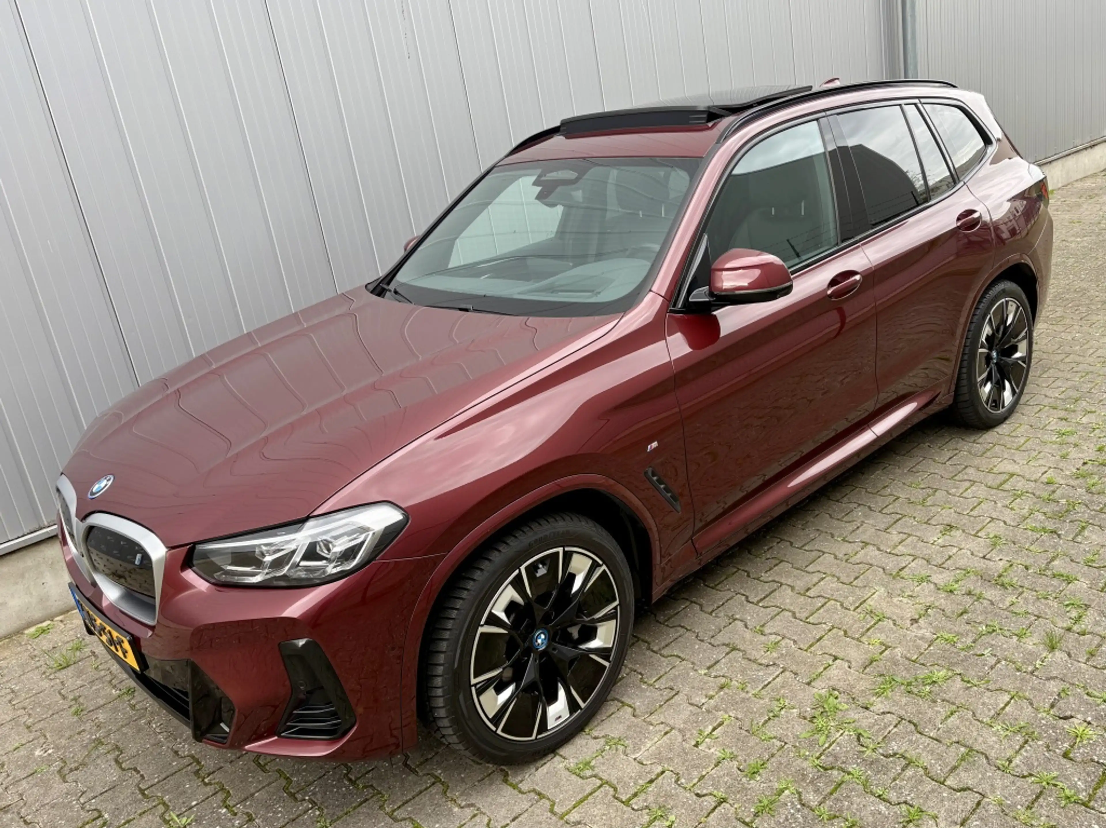 BMW iX3 HIGH EXECUTIVE M-SPORT 80 kWh / PANODAK / SOH100%! — photo 10