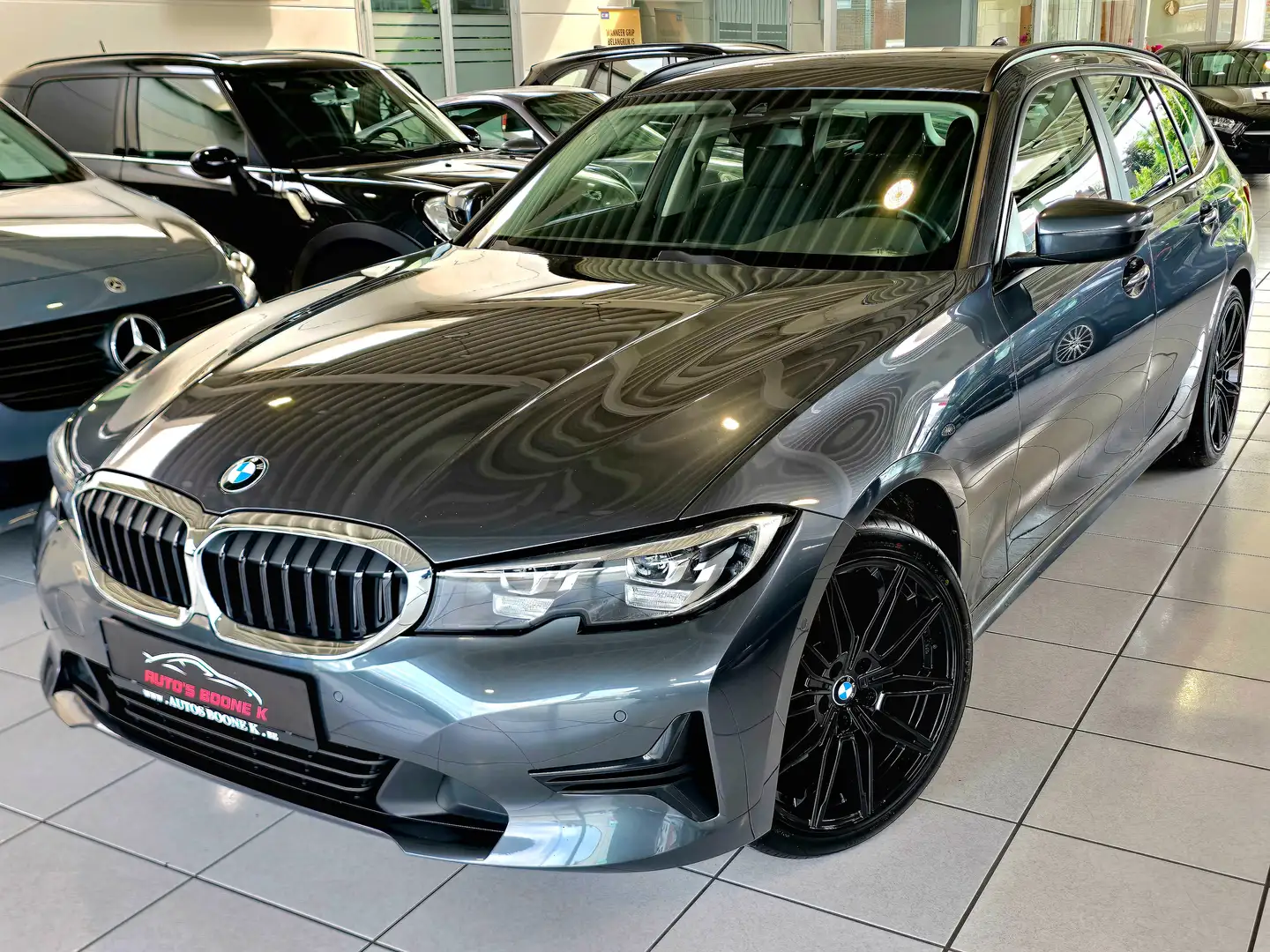 BMW 318 Touring / Virtual cockpit / Navigatie / Parkeersn Grigio - 1