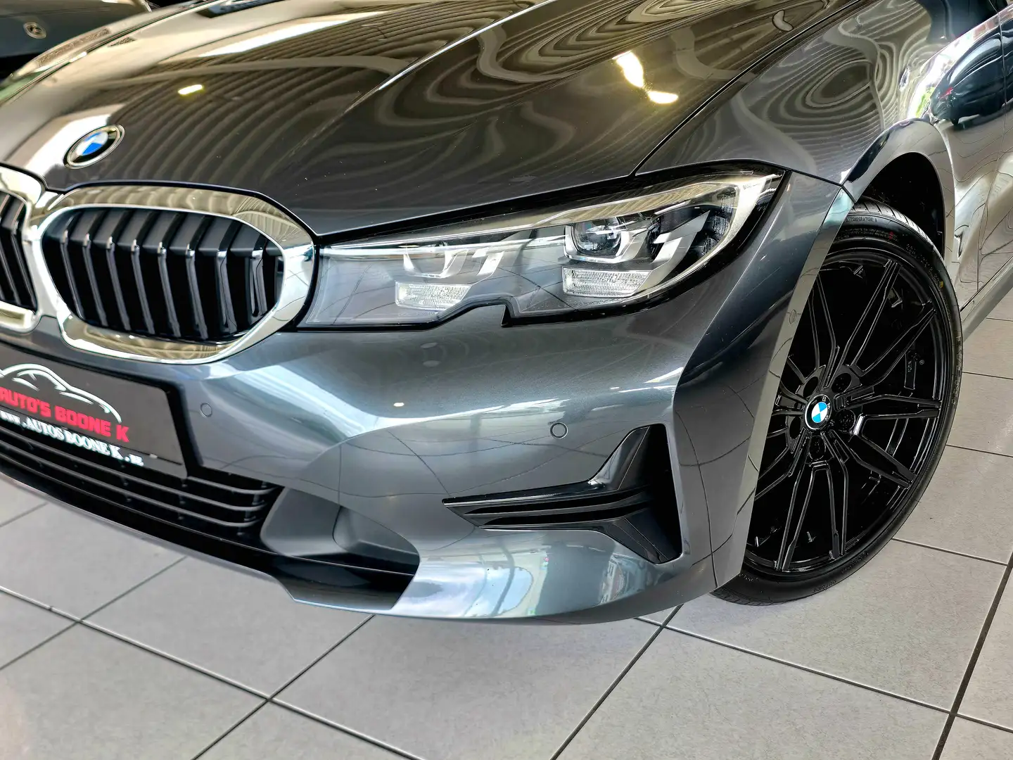 BMW 318 Touring / Virtual cockpit / Navigatie / Parkeersn Grigio - 2