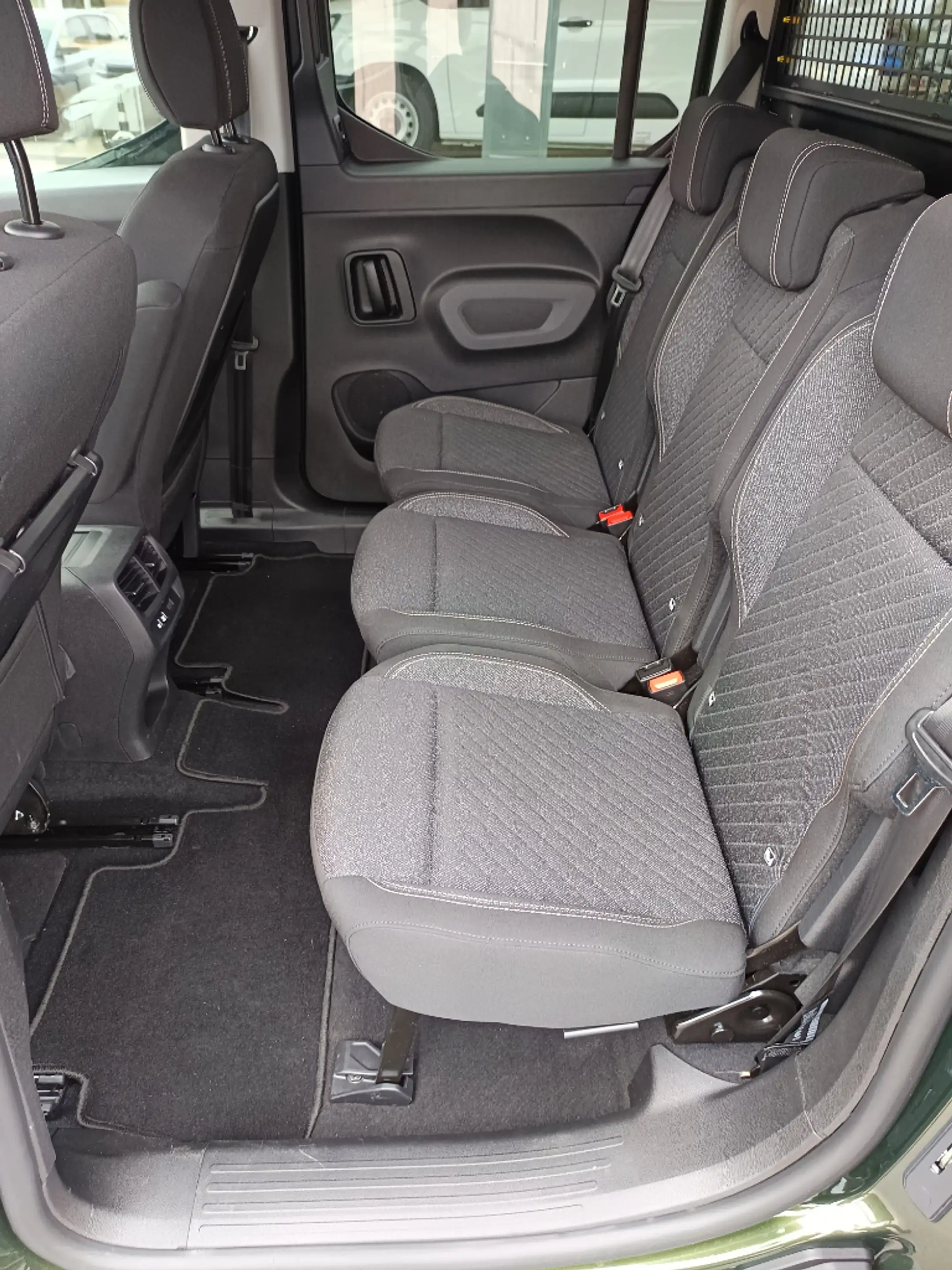 Peugeot Rifter L2 HDI 130 EAT8 Allure ACC+KLIMAAUT.+KAMERA — photo 9