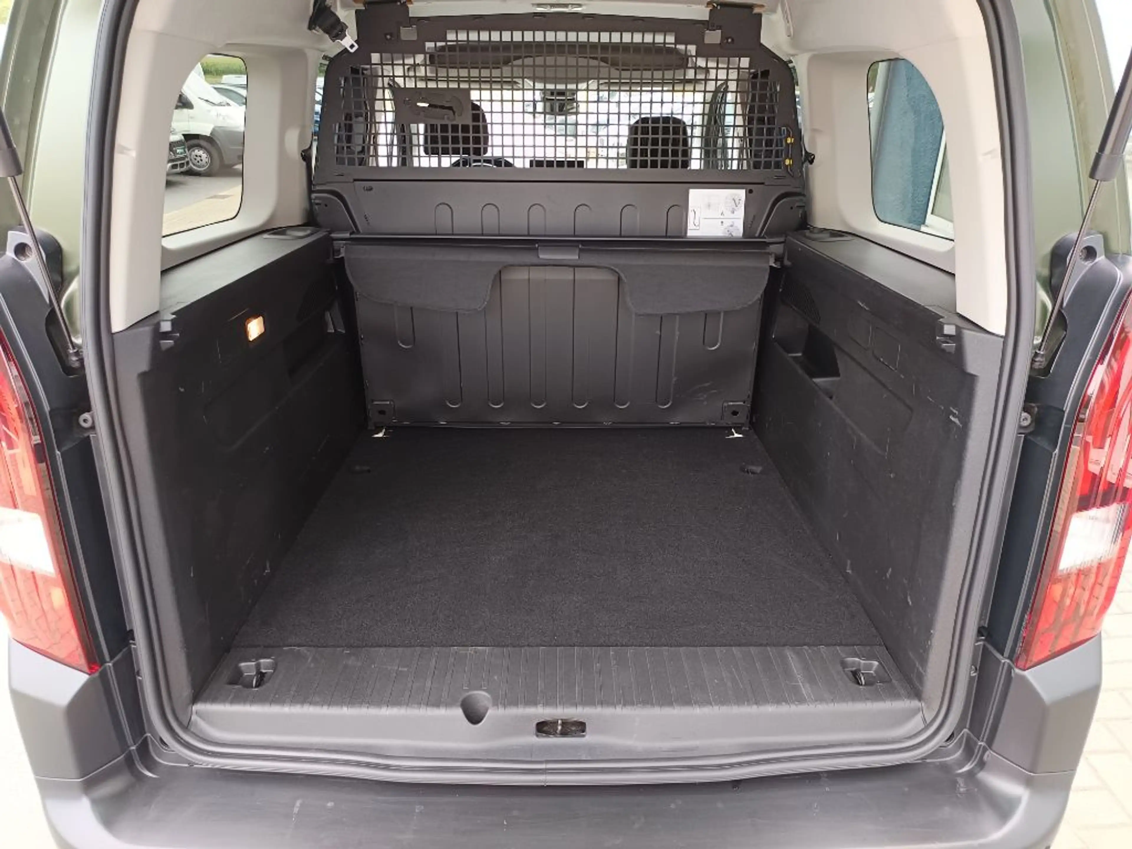 Peugeot Rifter L2 HDI 130 EAT8 Allure ACC+KLIMAAUT.+KAMERA — photo 10