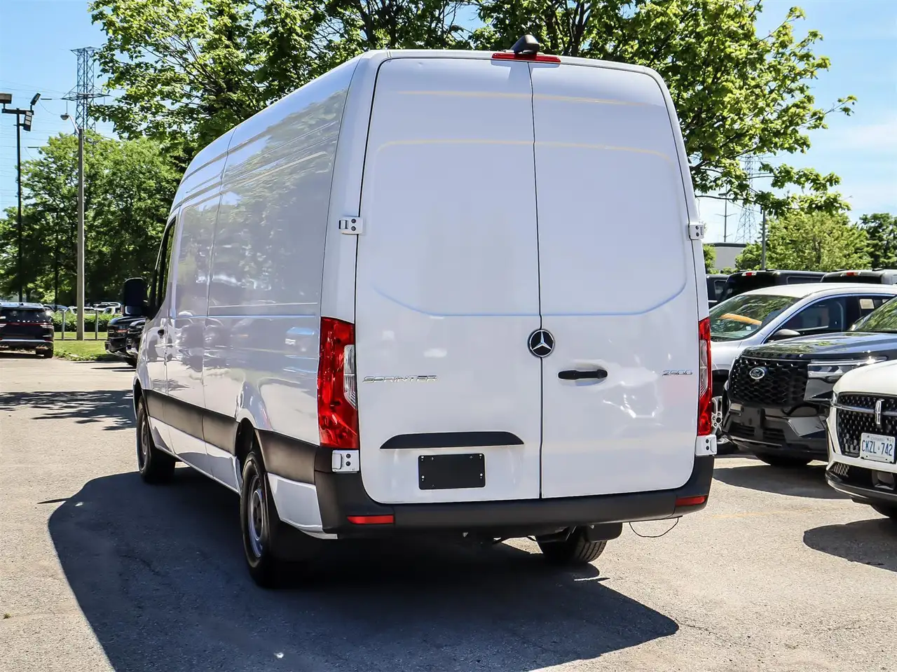Mercedes-Benz Sprinter photo Mercedes-Benz Sprinter