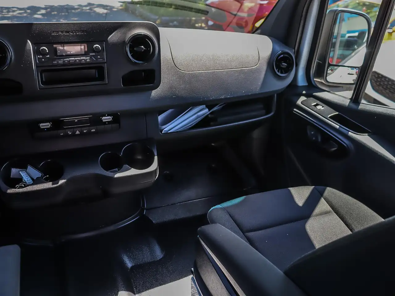 Mercedes-Benz Sprinter photo Mercedes-Benz Sprinter