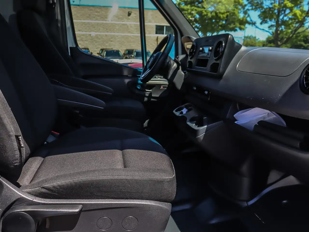 Mercedes-Benz Sprinter photo Mercedes-Benz Sprinter