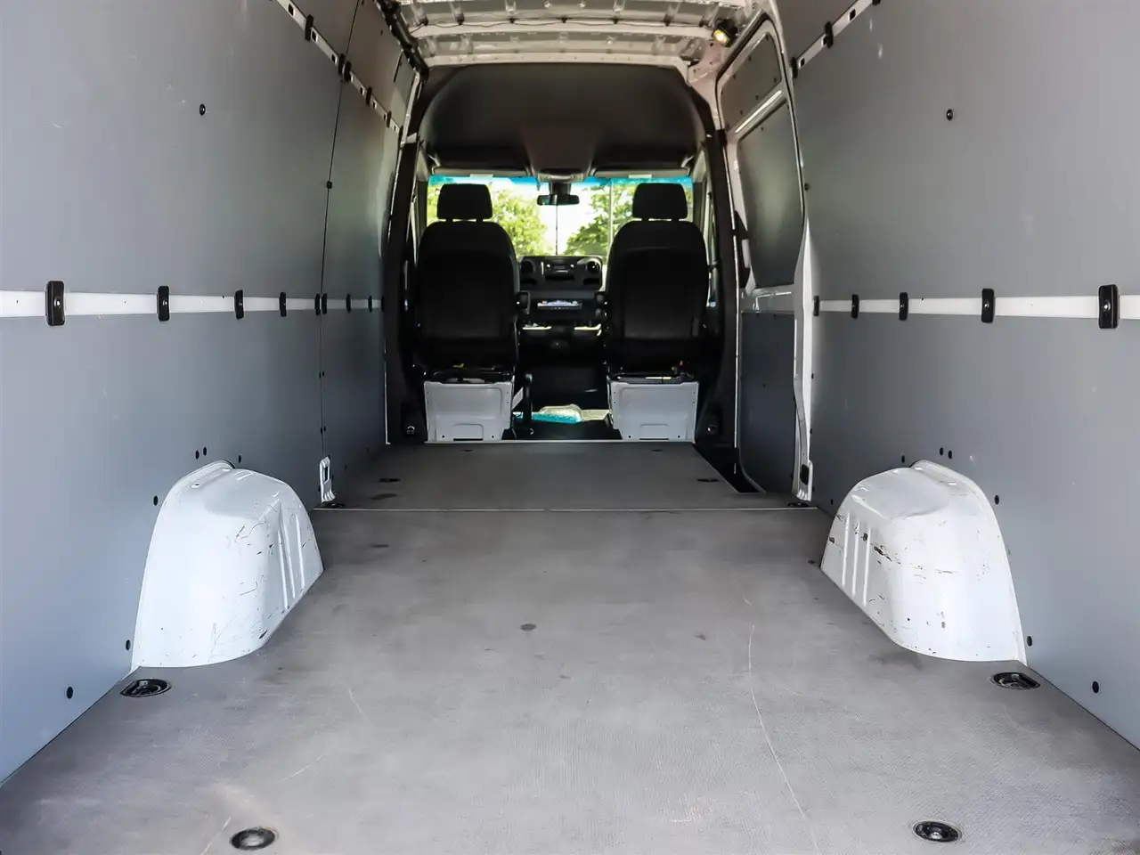 Mercedes-Benz Sprinter photo Mercedes-Benz Sprinter