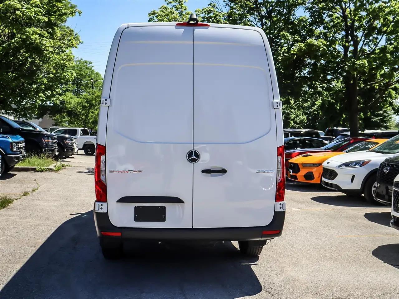 Mercedes-Benz Sprinter photo Mercedes-Benz Sprinter