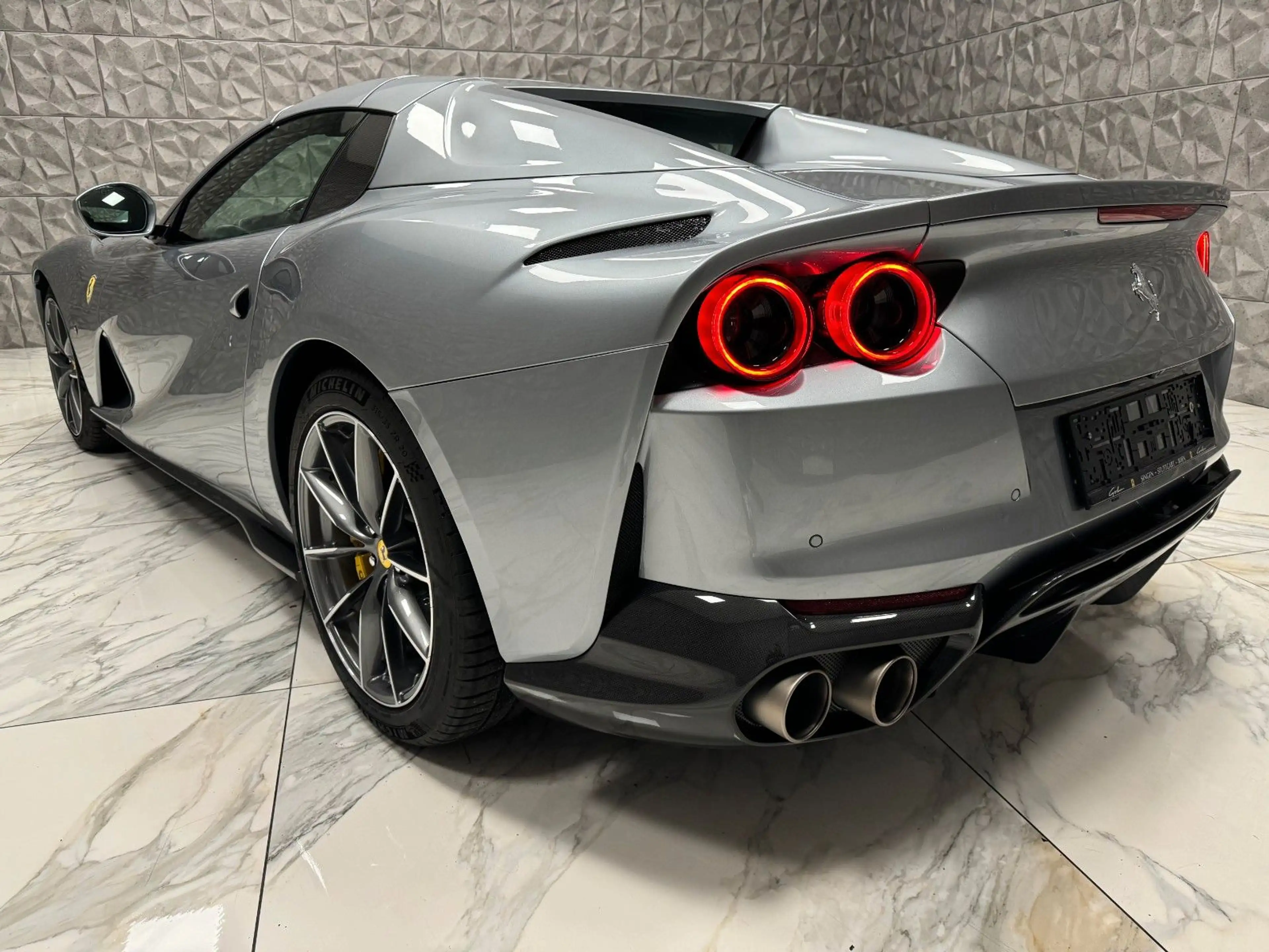 Ferrari 812 GTS -V12 / CARBON-LIFT-CAMERA — photo 6