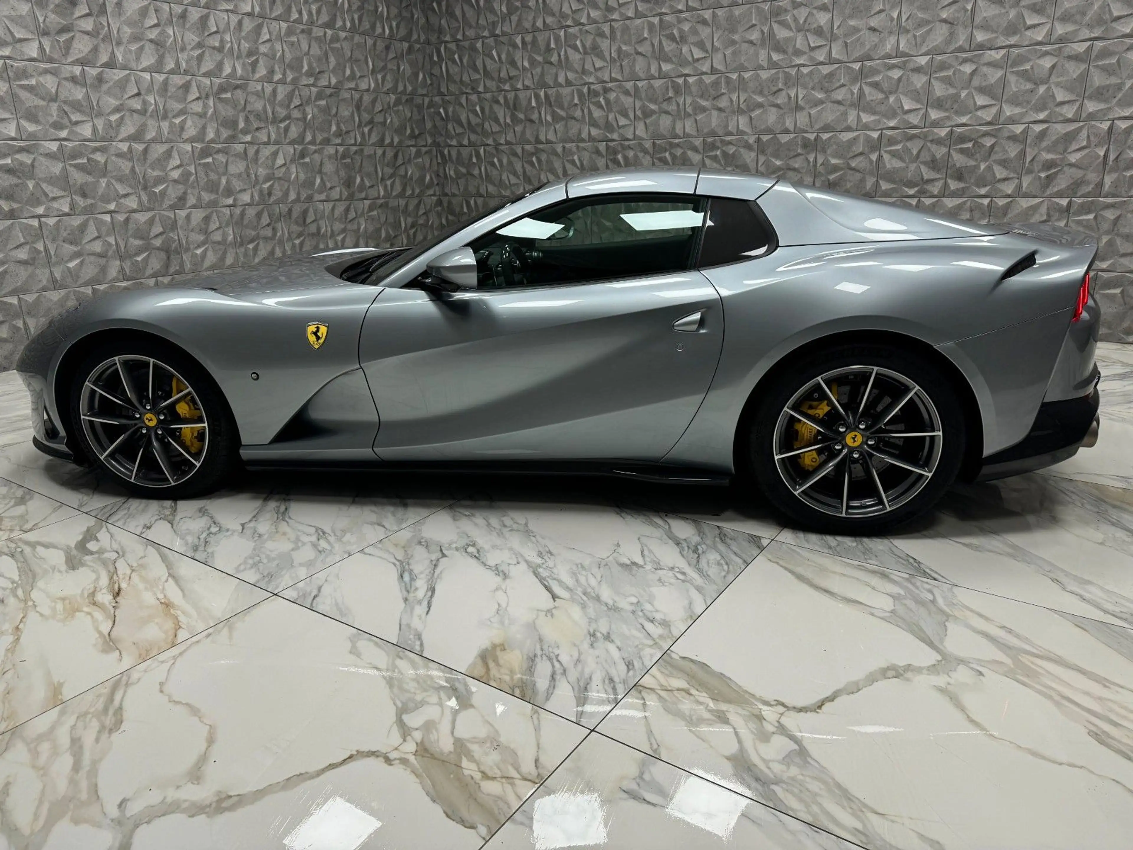 Ferrari 812 GTS -V12 / CARBON-LIFT-CAMERA — photo 5
