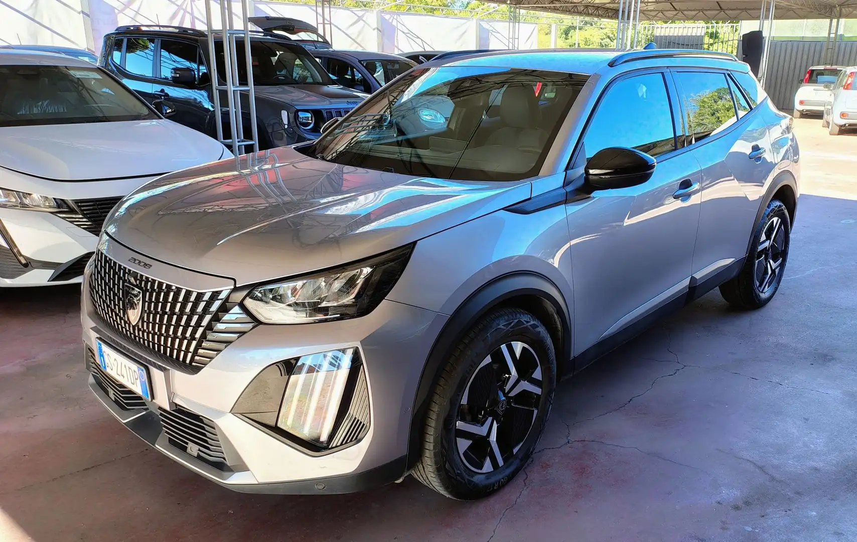 Peugeot 2008 PureTech 100 S&S Allure Zilver - 1