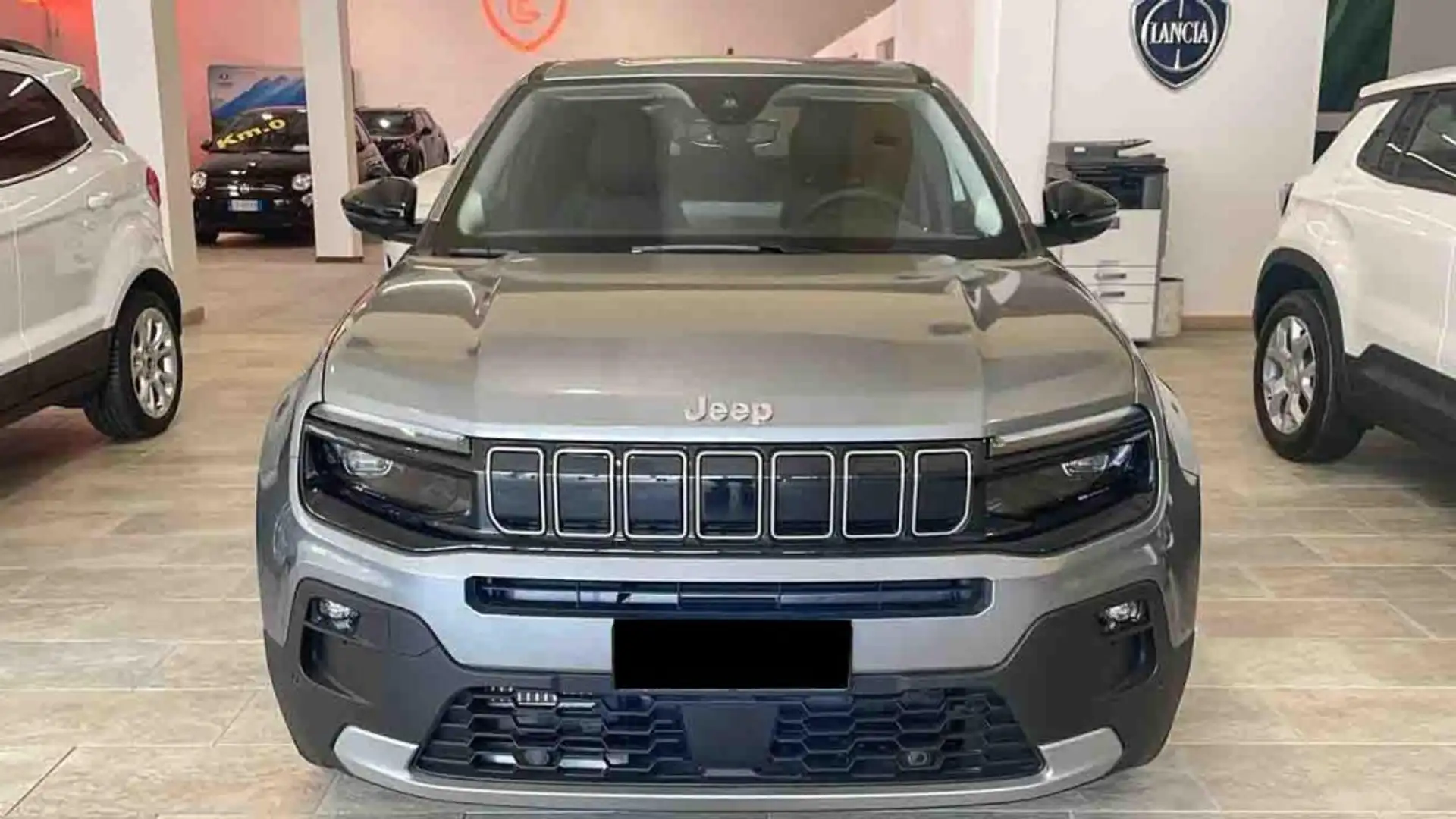 Jeep Avenger 1.2 Turbo 100 CV Summit Gris - 2