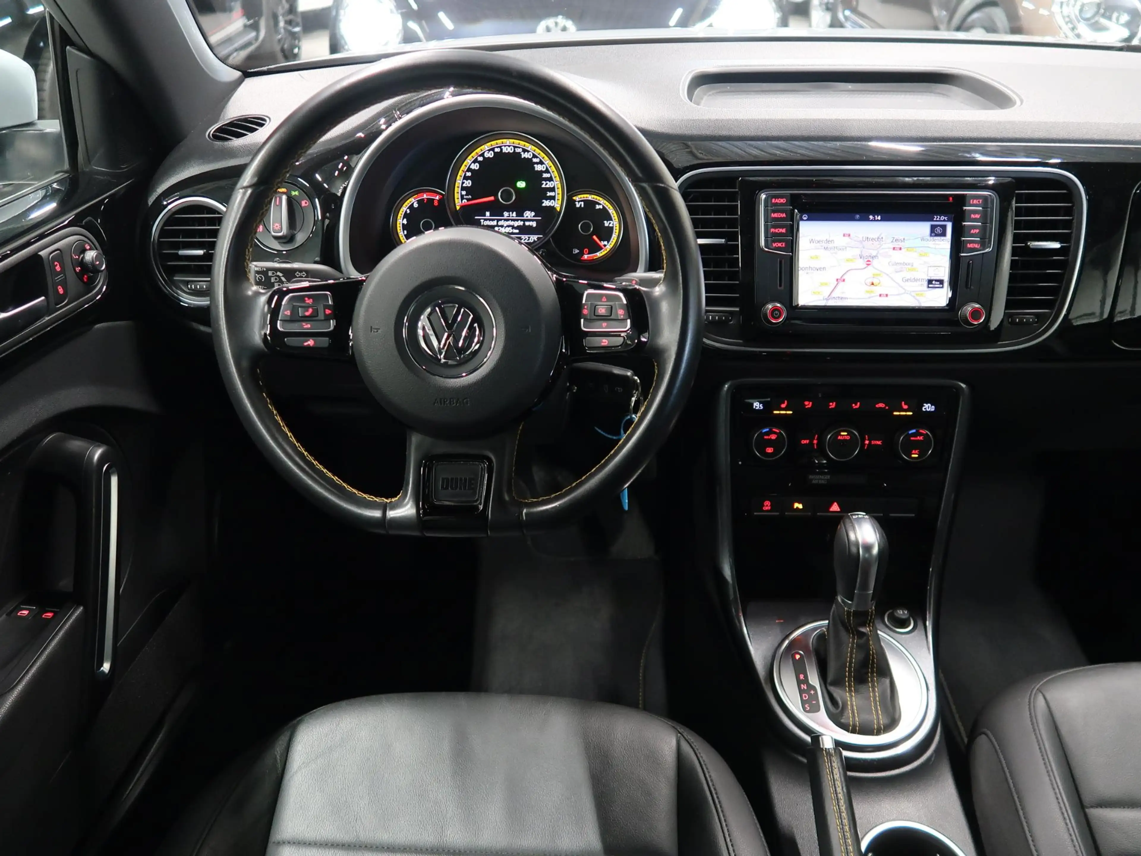 Volkswagen Beetle 1.4 TSI Dune 1.4 Automaat DSG 150pk Leer Camera Ap — photo 8
