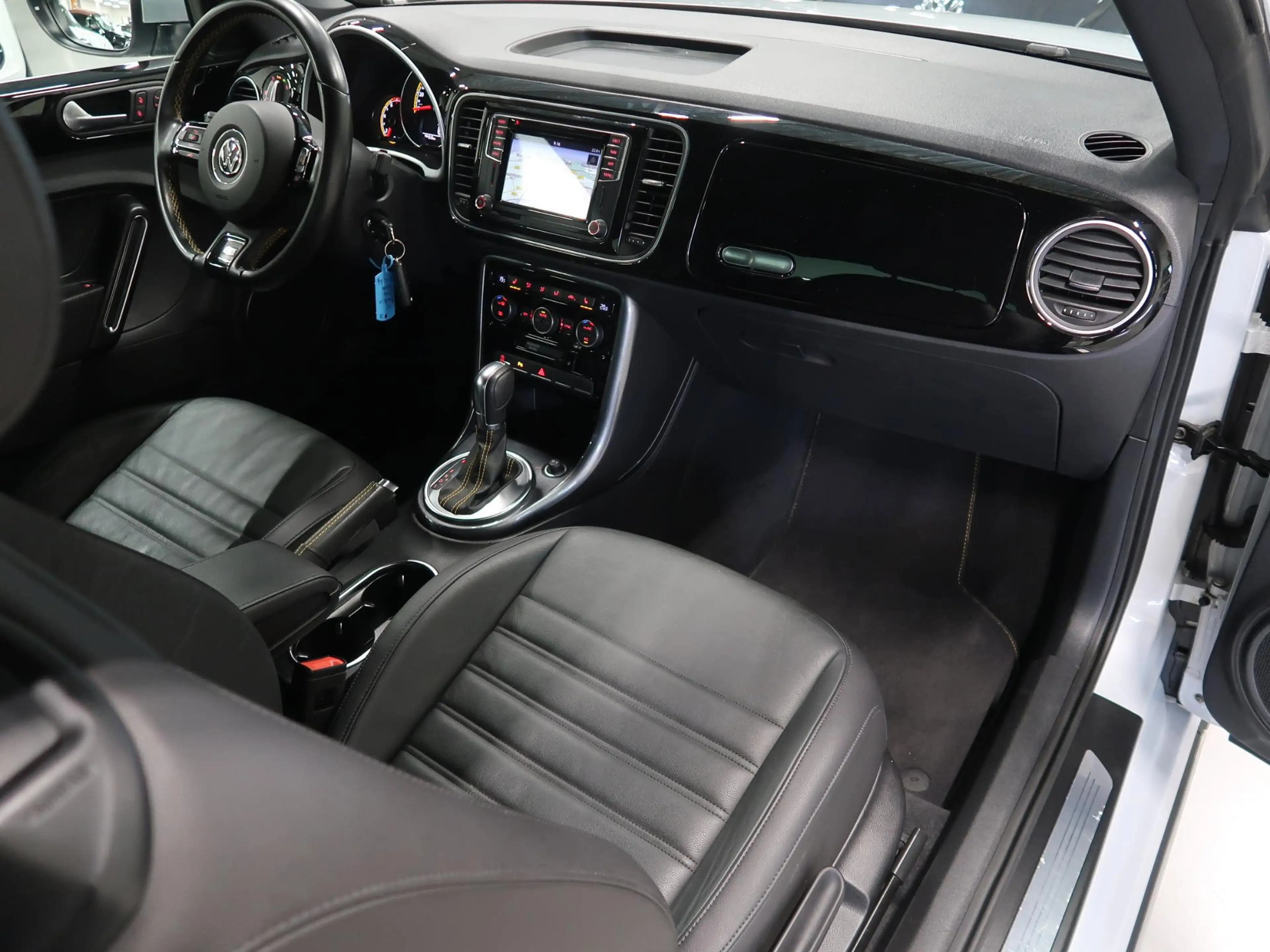Volkswagen Beetle 1.4 TSI Dune 1.4 Automaat DSG 150pk Leer Camera Ap — photo 33
