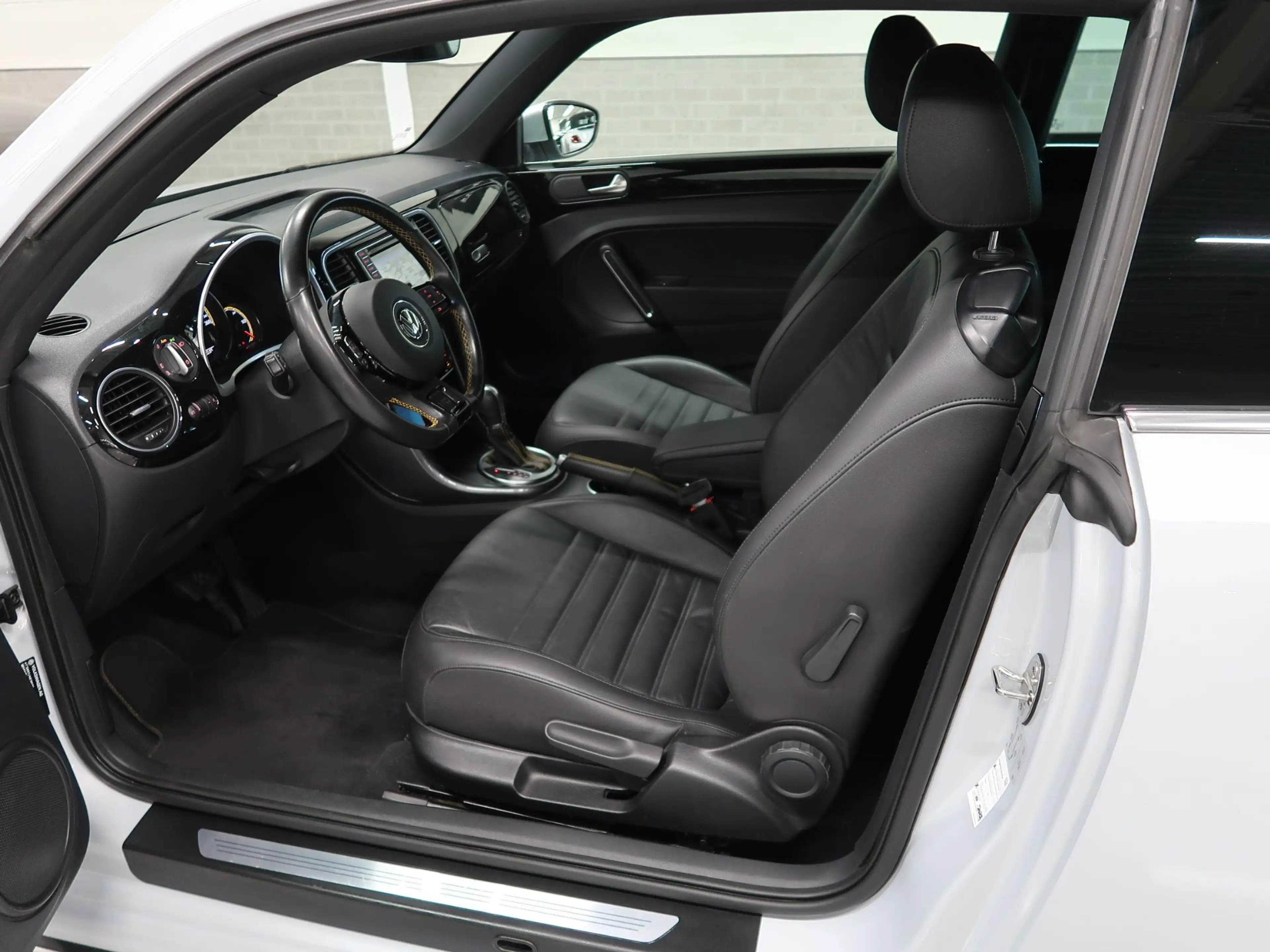 Volkswagen Beetle 1.4 TSI Dune 1.4 Automaat DSG 150pk Leer Camera Ap — photo 12
