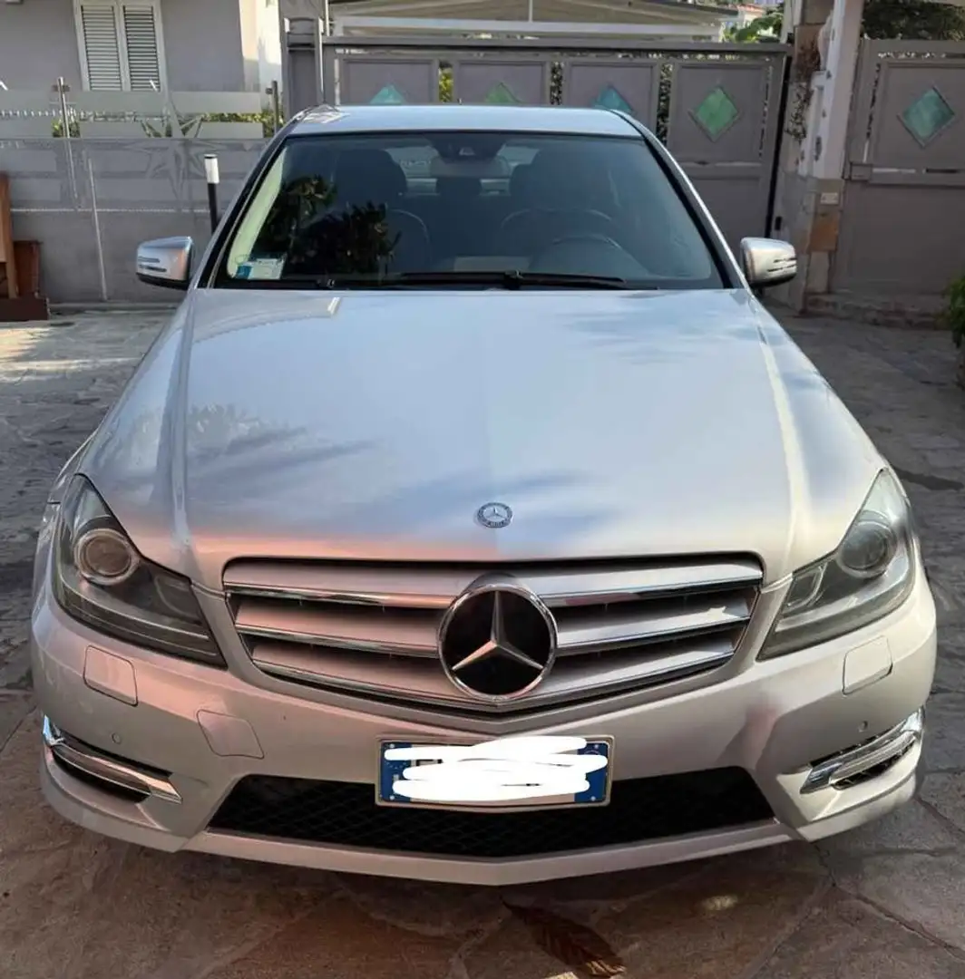 Mercedes-Benz 220 c220 Srebrny - 1