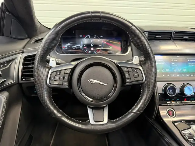 Jaguar F-Type view 10