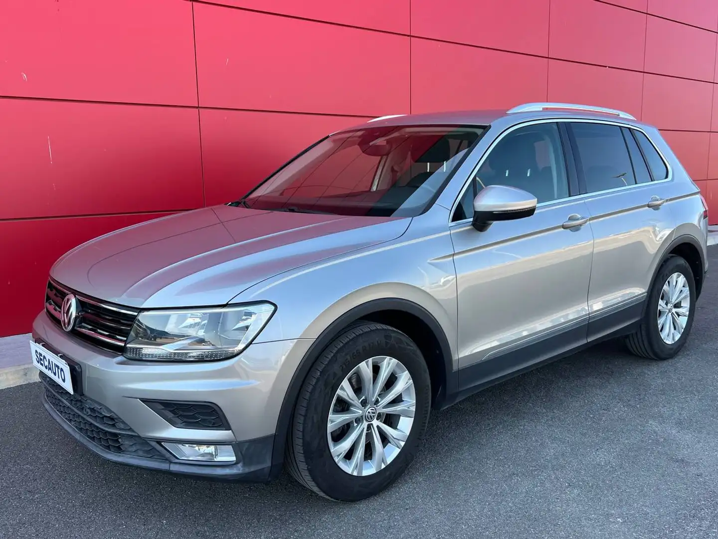 Volkswagen Tiguan 2.0 TDI SCR BlueMotion Style Grigio - 2