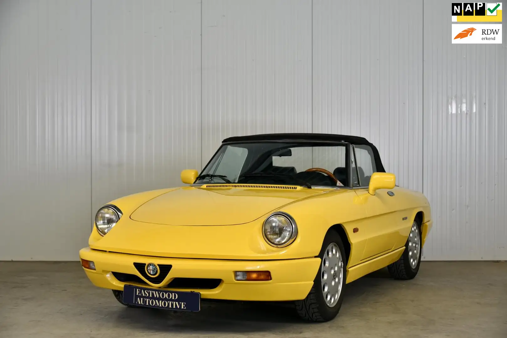 Alfa Romeo Spider 2.0 Yellow - 1