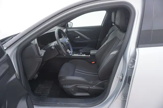 Opel Astra view 10