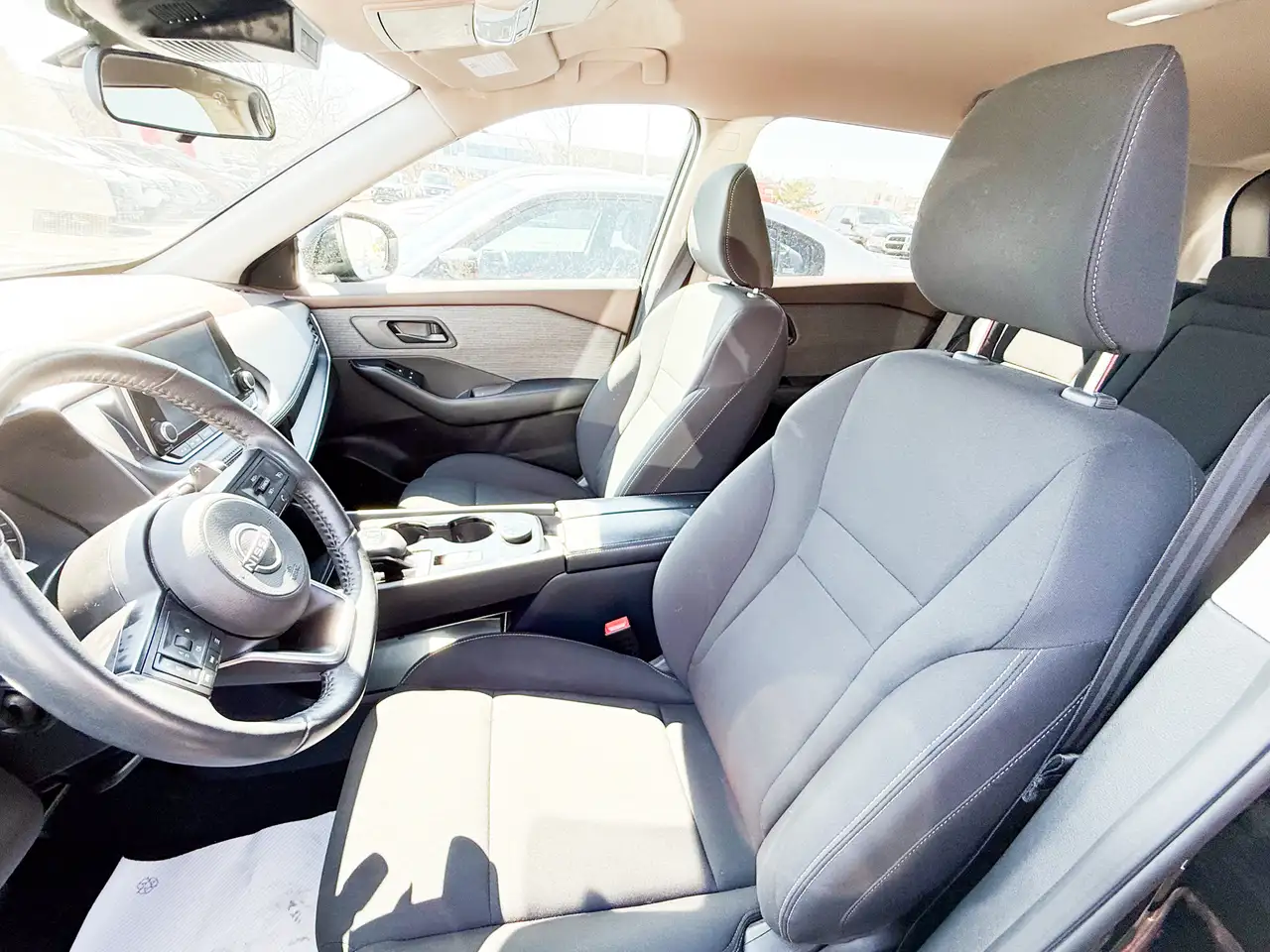 Nissan Rogue снимка Nissan Rogue
