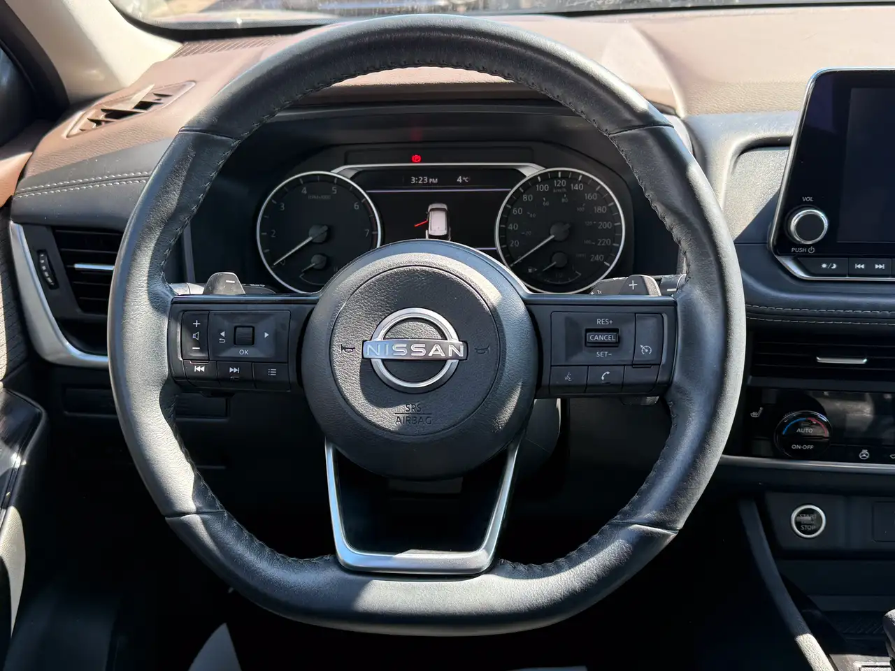 Nissan Rogue снимка Nissan Rogue
