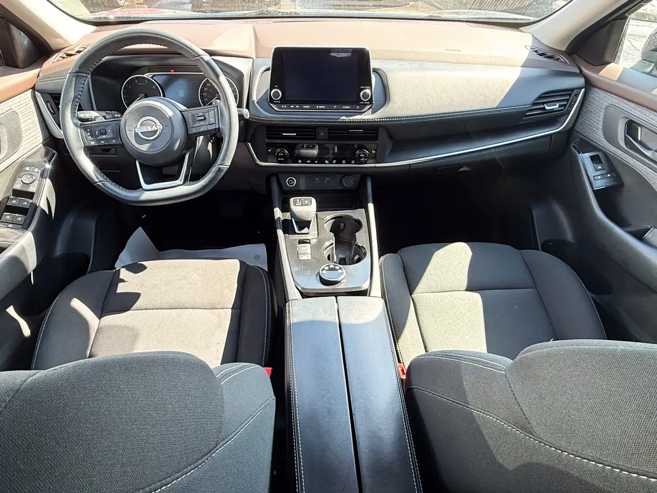 Nissan Rogue снимка Nissan Rogue