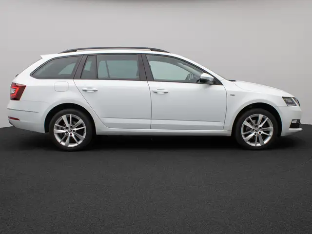 Skoda Octavia view 5