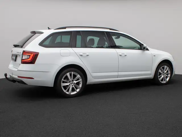 Skoda Octavia view 6