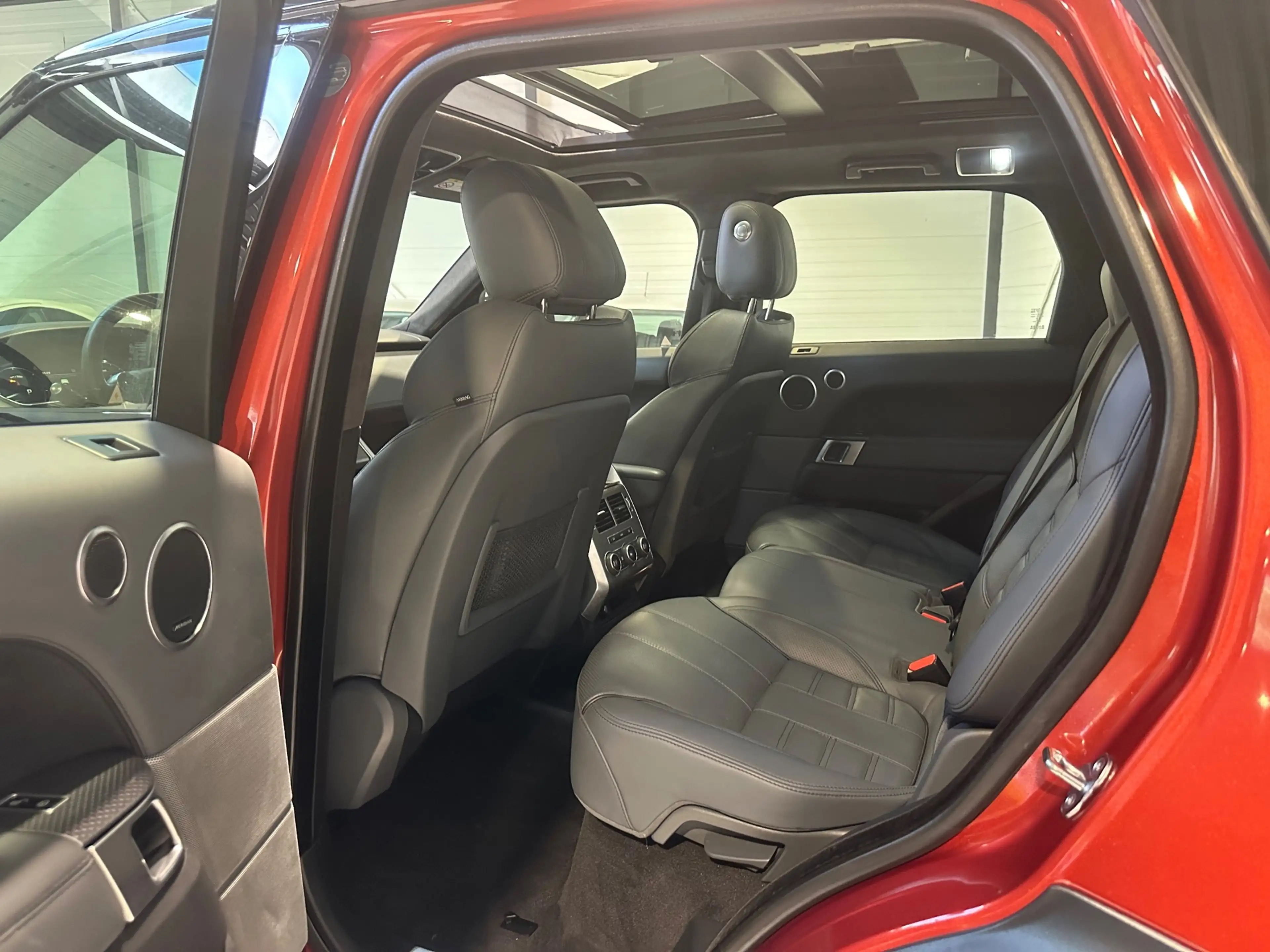 Land Rover Range Rover Sport 3.0 SDV6 Autobiography Dynamic — photo 11