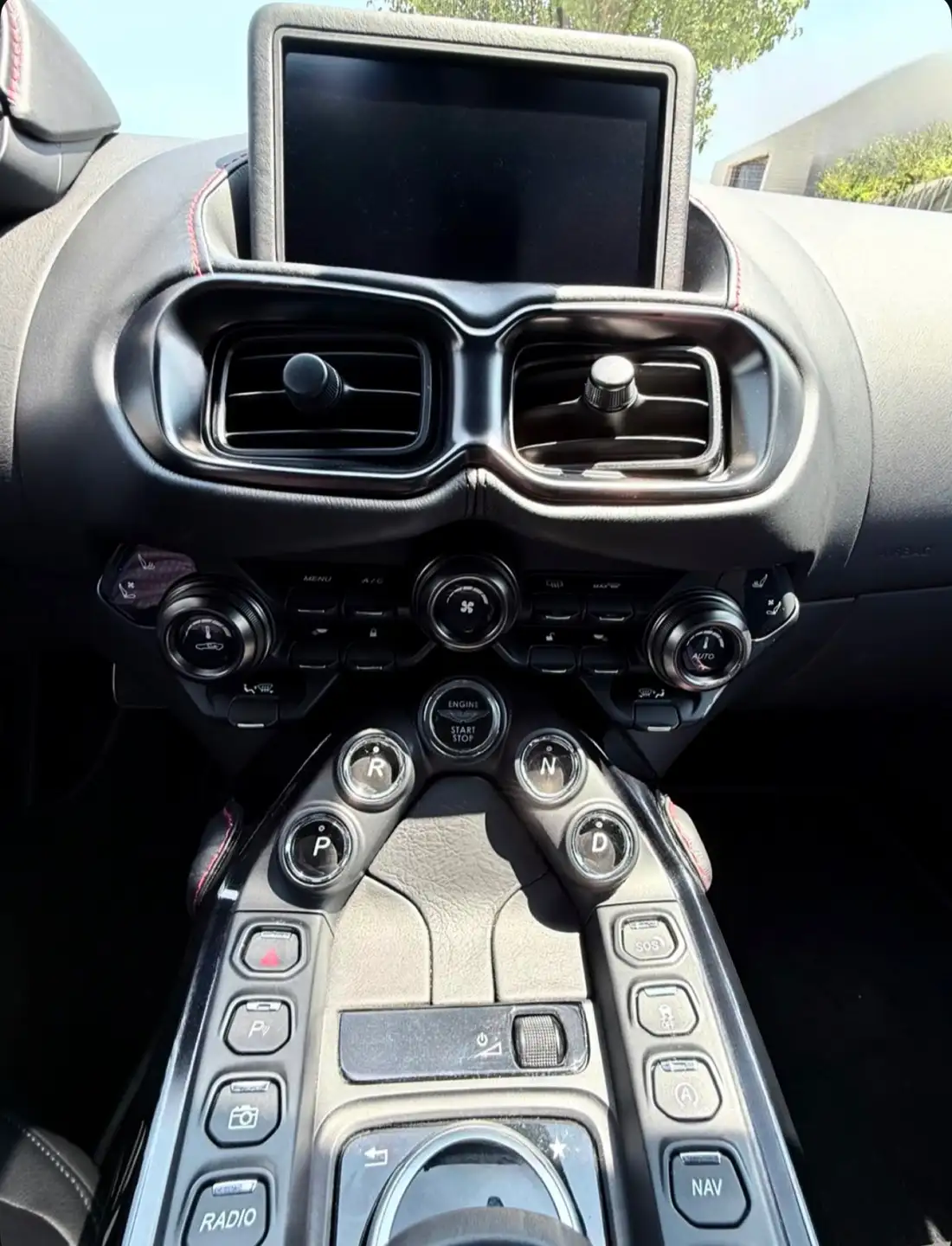 애스턴마틴 밴티지 V8 Coupe 2020 회색 사진 8