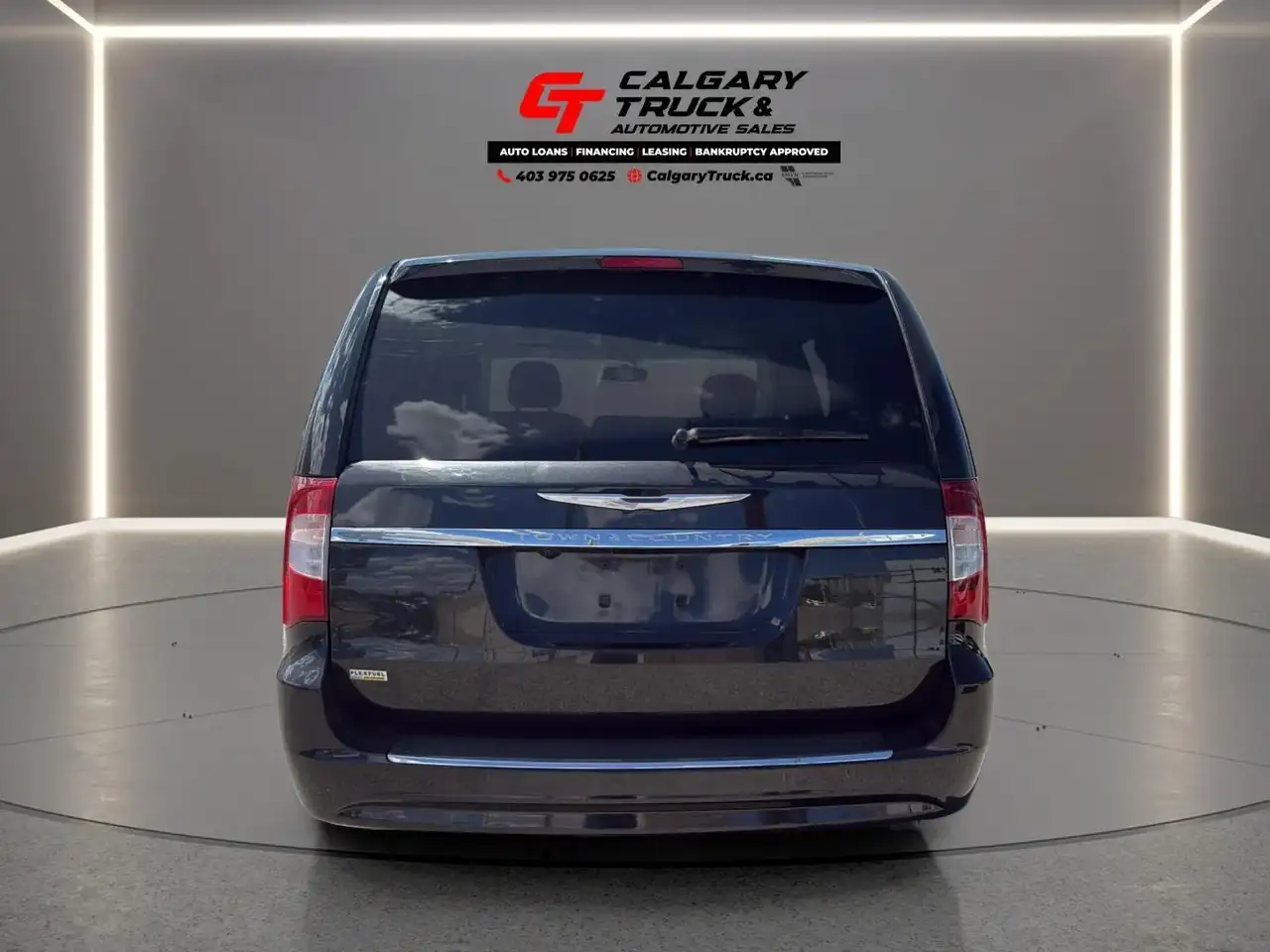 Chrysler Town & Country снимка Chrysler Town & Country