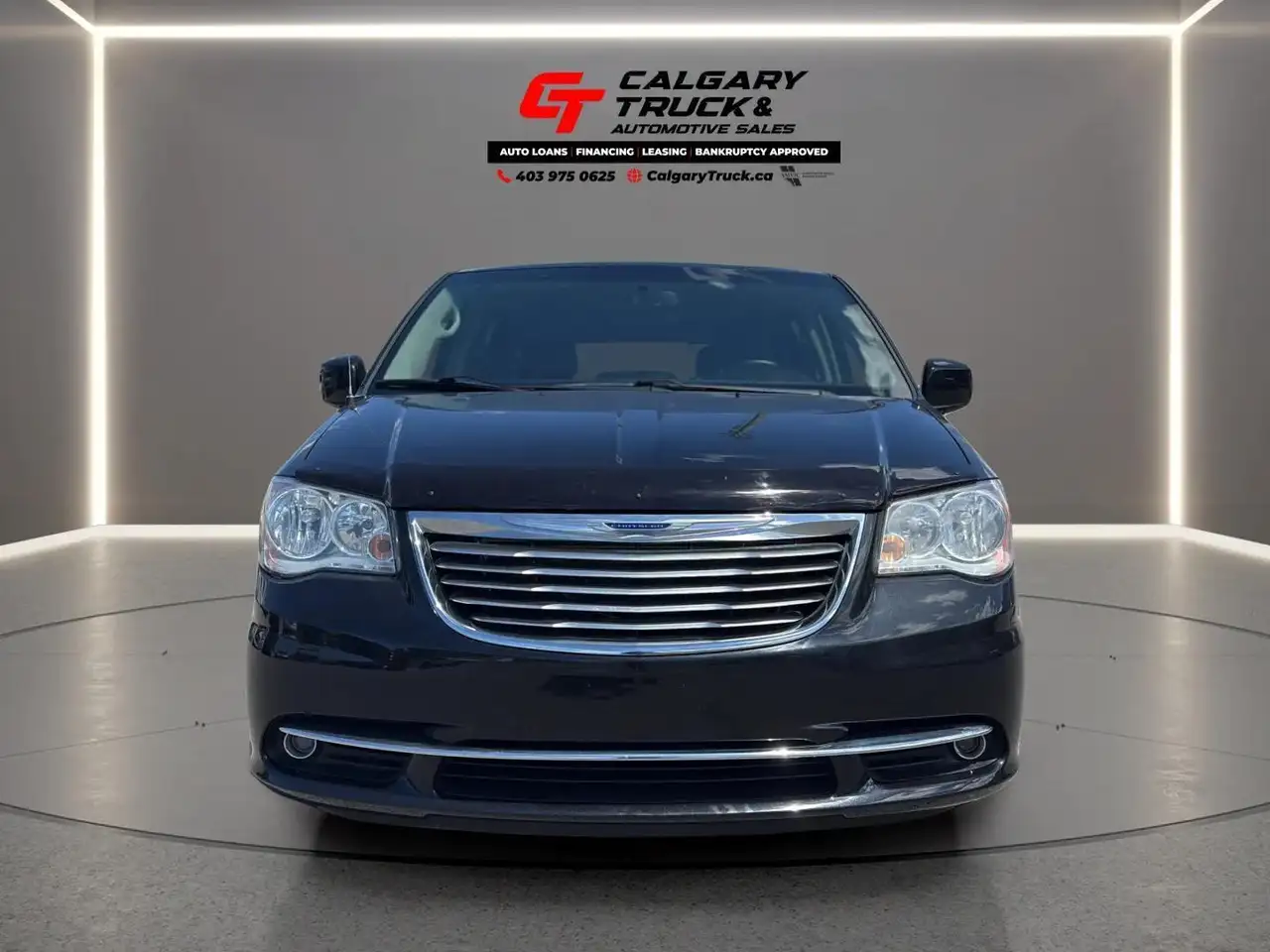 Chrysler Town & Country снимка Chrysler Town & Country