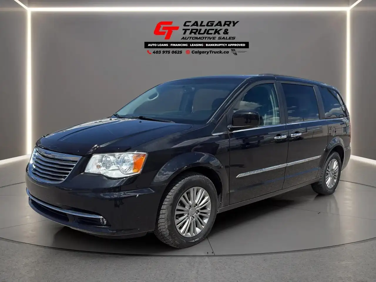Chrysler Town & Country снимка Chrysler Town & Country
