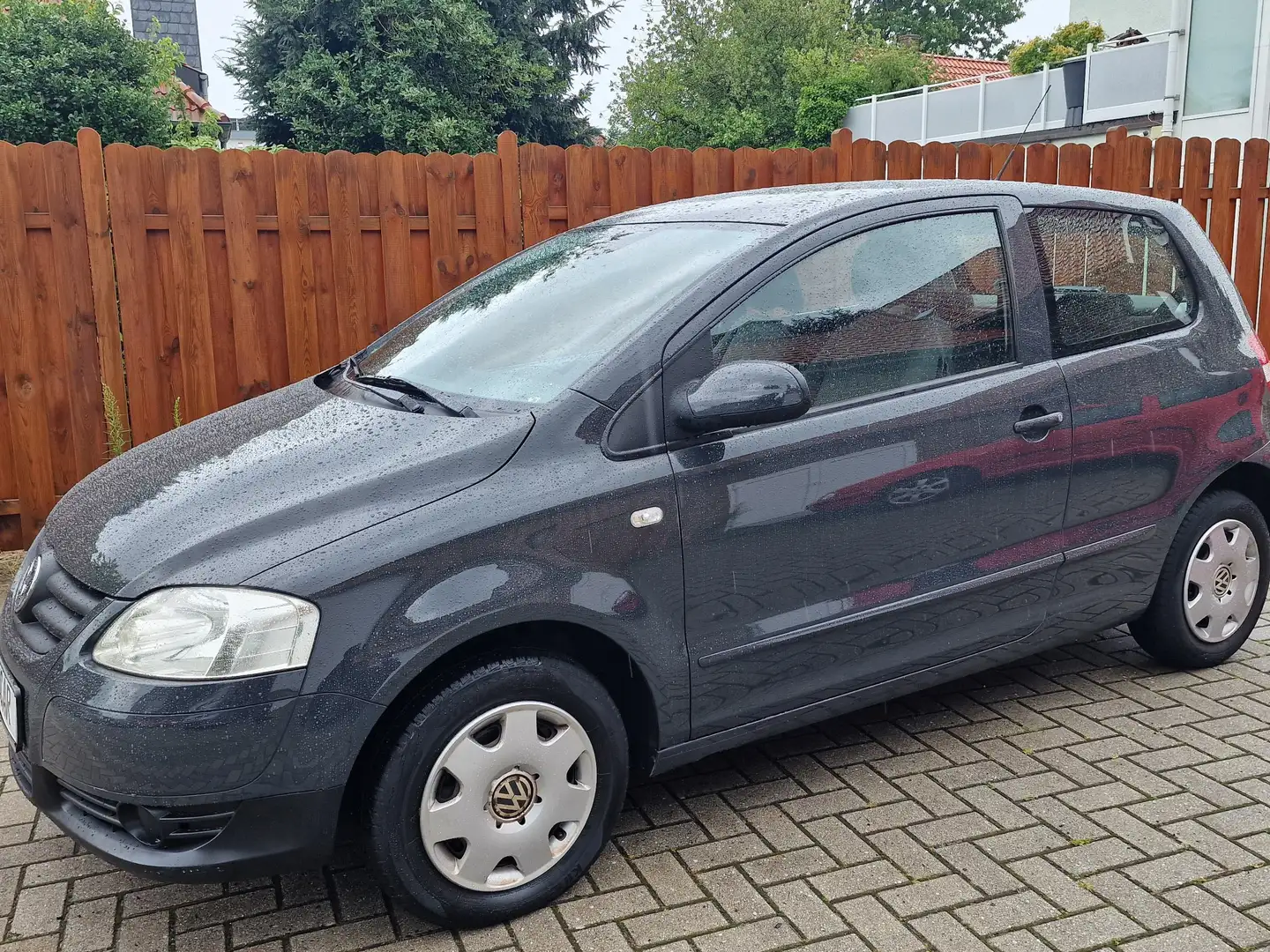 Volkswagen Fox Basis Tüv bis 07/27 siva - 2