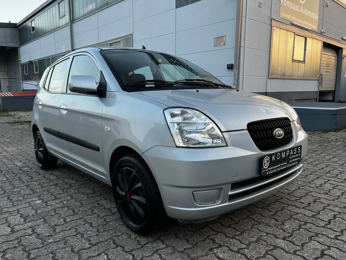 Kia Picanto 1.1 LX Silber - 1