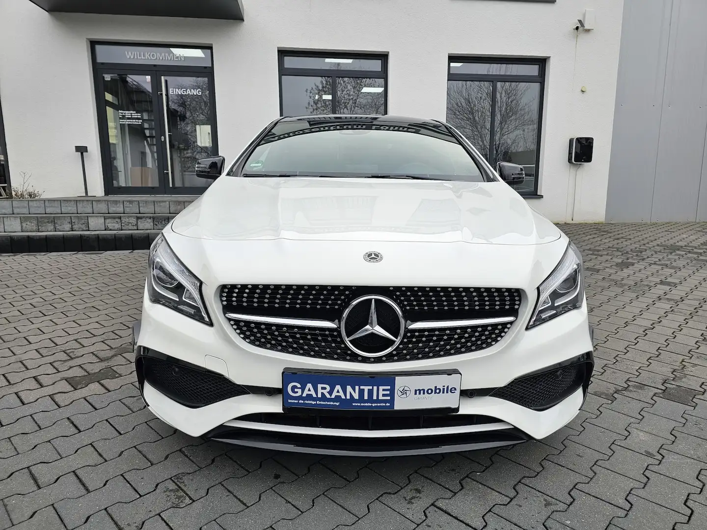 Mercedes-Benz CLA 250 AMG Sportpaket LED LEDER PANO NAVI RFK Weiß - 2
