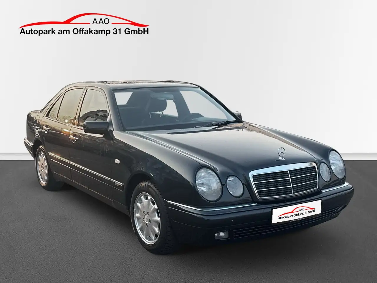 Mercedes-Benz E 280 ELEGANCE*KLIMA*SCHIEBEDACH*1-HAND*RENTNER, foto 1