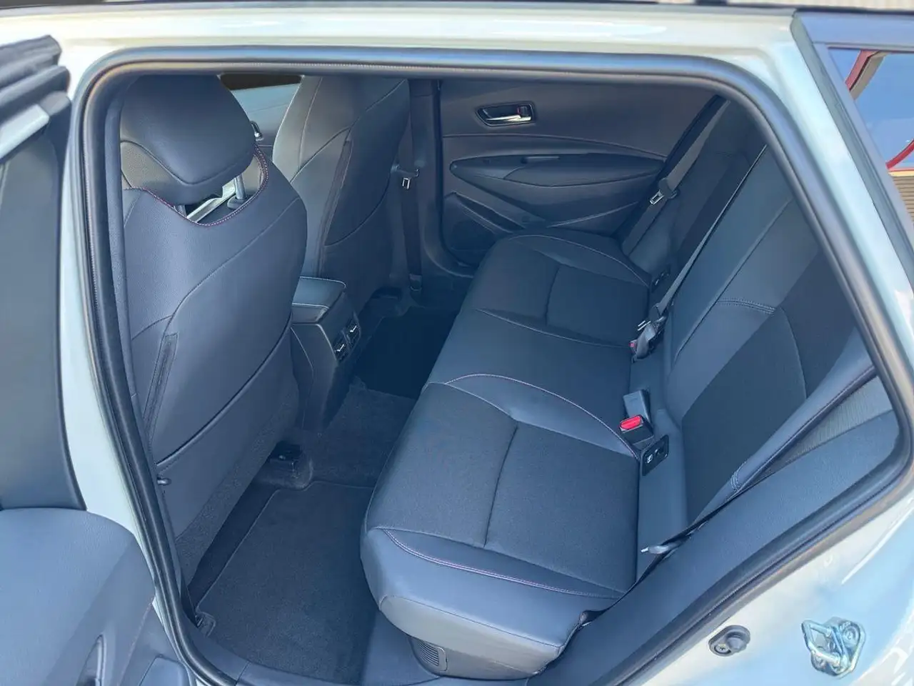 Toyota Corolla 2,0 Hybrid TS GR Sport Navi Kamera SHZ 9