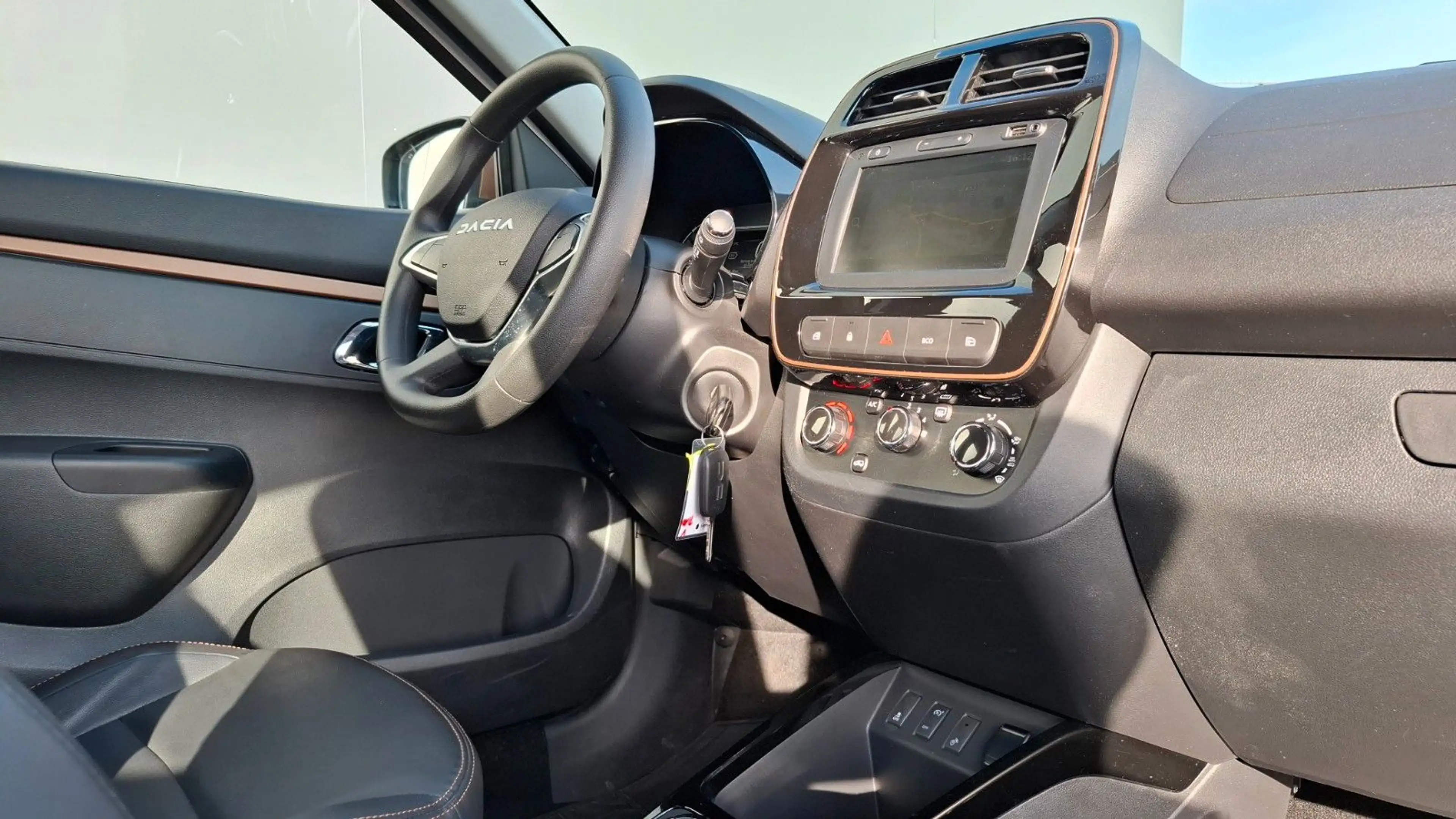 Dacia Spring Electric Extreme 65 KAMERA NAVI — photo 10