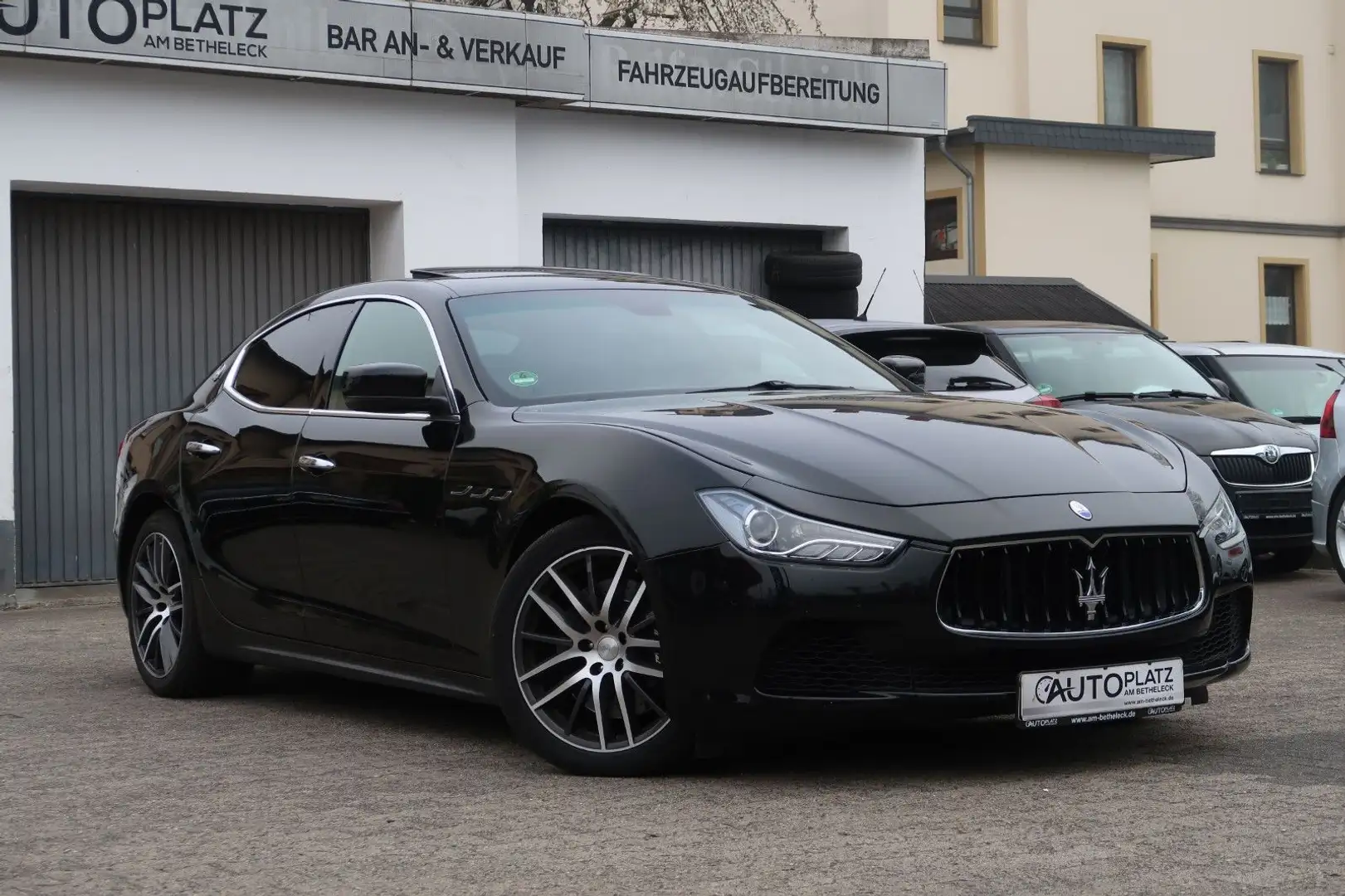 Maserati Ghibli 3.0 V6 S Q4 Automatik *KAMERA *SCHIEBEDACH Schwarz - 1
