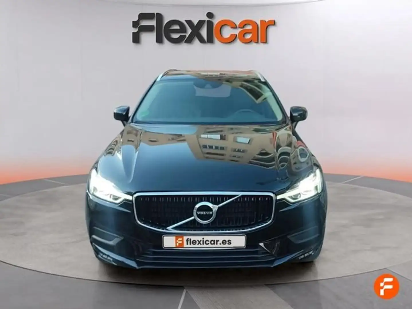 Volvo XC60 D3 Momentum Schwarz - 2