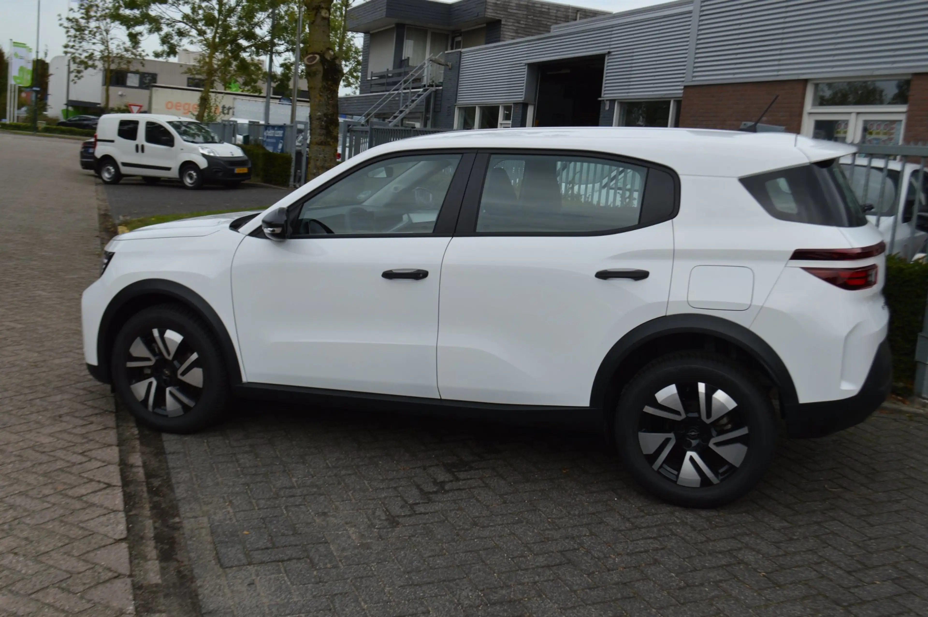 Opel Frontera 1.2T Hybrid Edition, All-season, NAVI, STOELVERWAR — photo 11