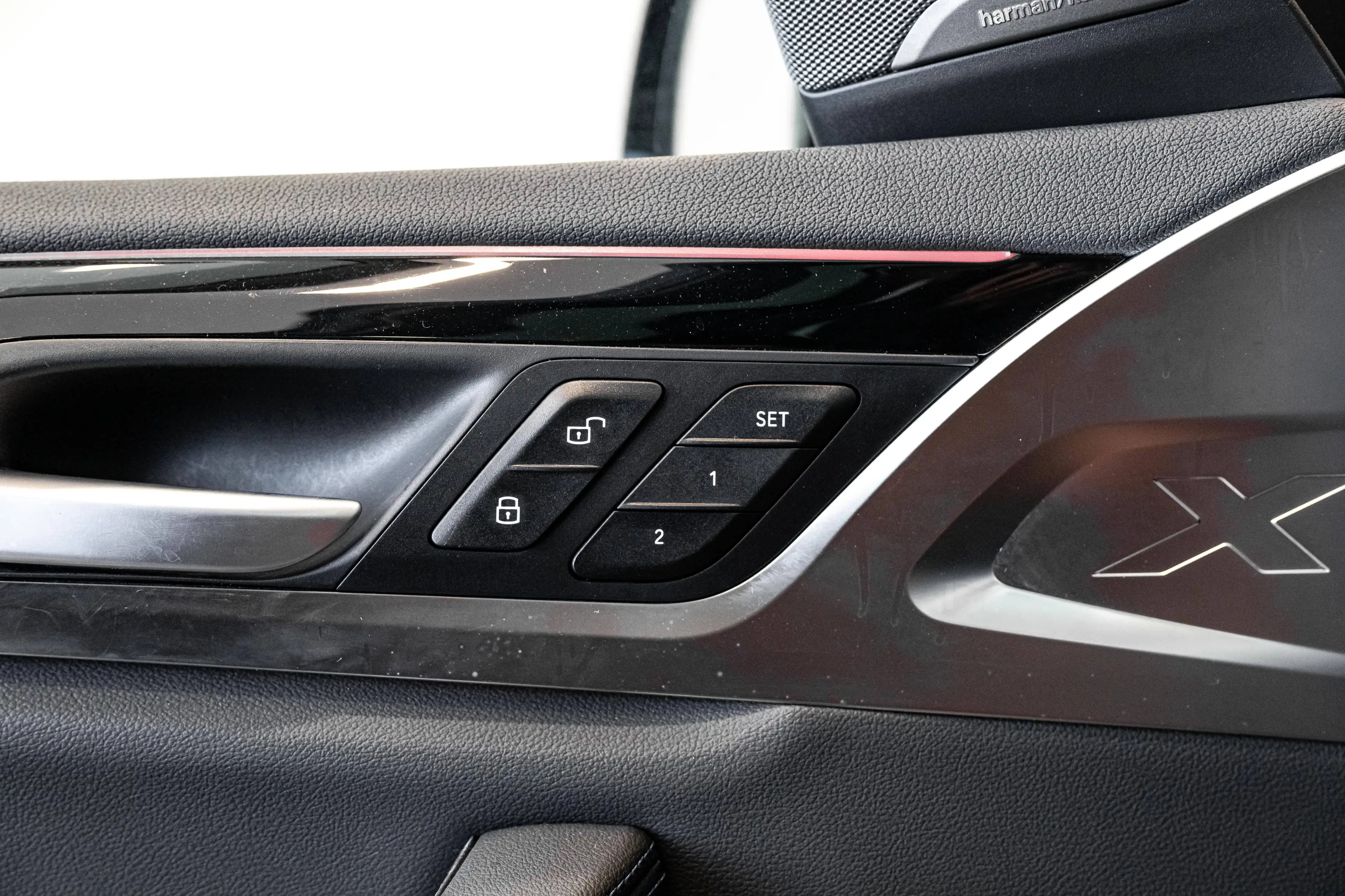 BMW iX3 impressive, Head-Up, Pano, Harman Kardon — photo 29