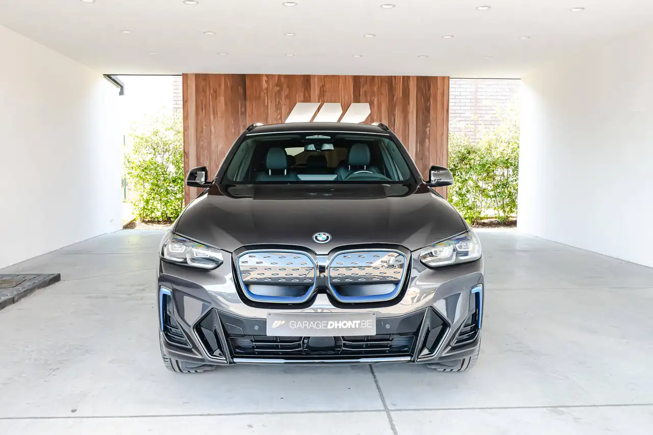 BMW iX3 impressive, Head-Up, Pano, Harman Kardon