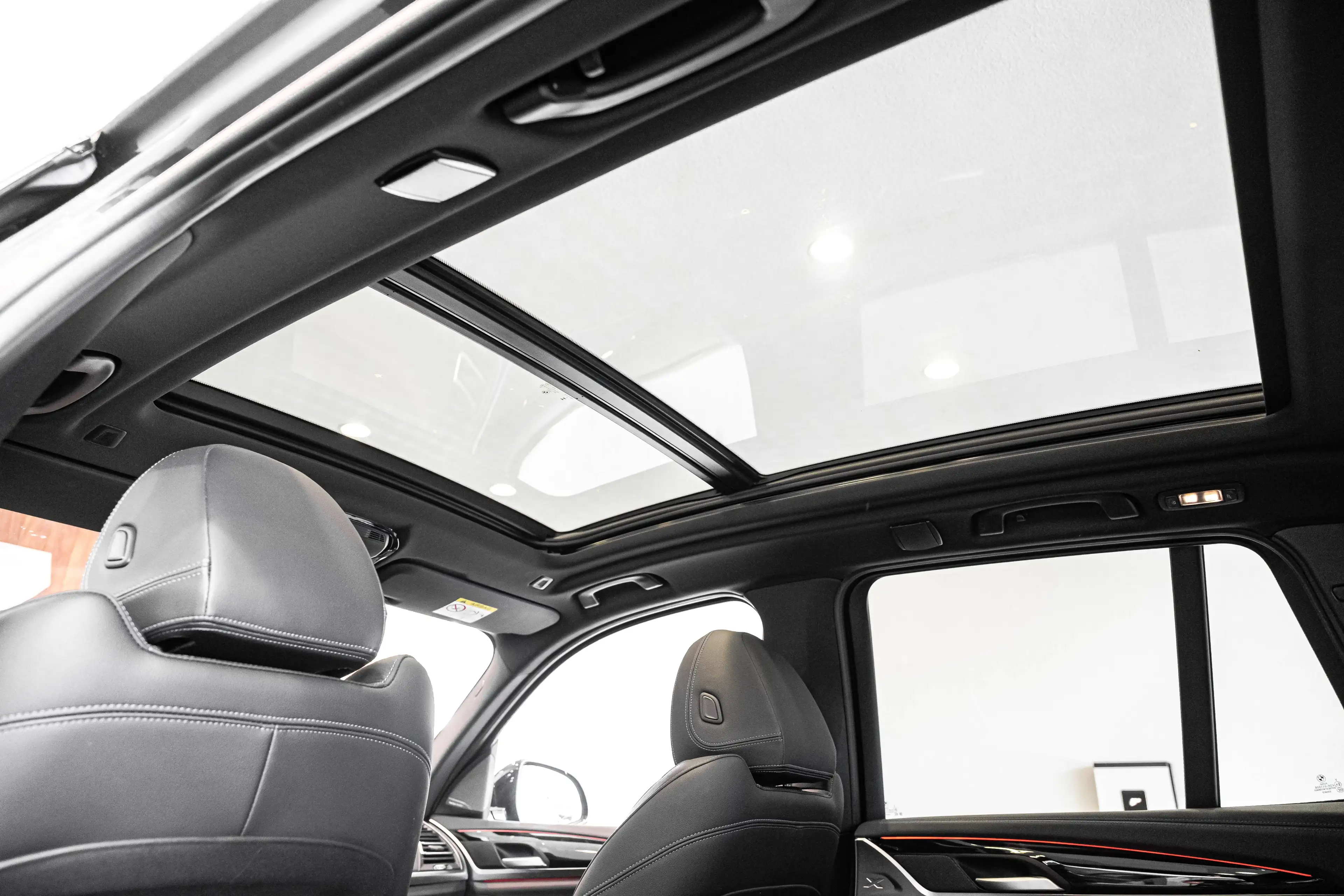 BMW iX3 impressive, Head-Up, Pano, Harman Kardon — photo 36